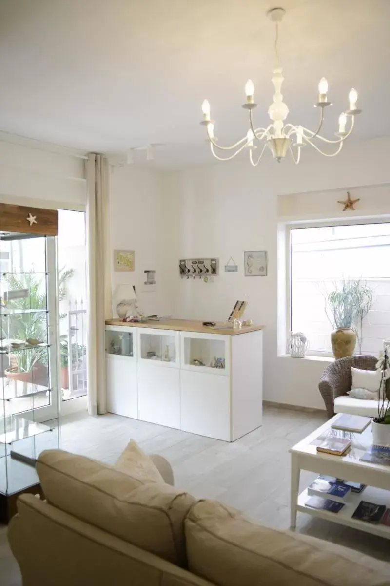 Lounge or bar, Seating Area in B&B Mediterranea Sea House