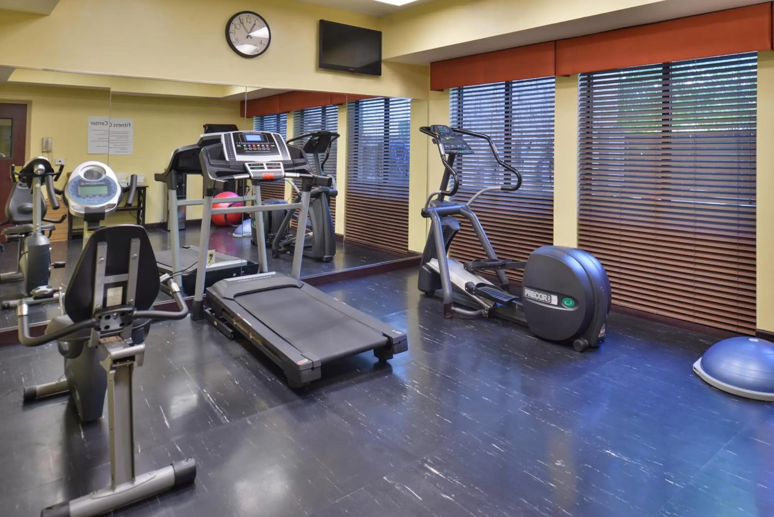 Spa and wellness centre/facilities, Fitness Center/Facilities in Holiday Inn Express Hotel & Suites Austin SW - Sunset Valley, an IHG Hotel