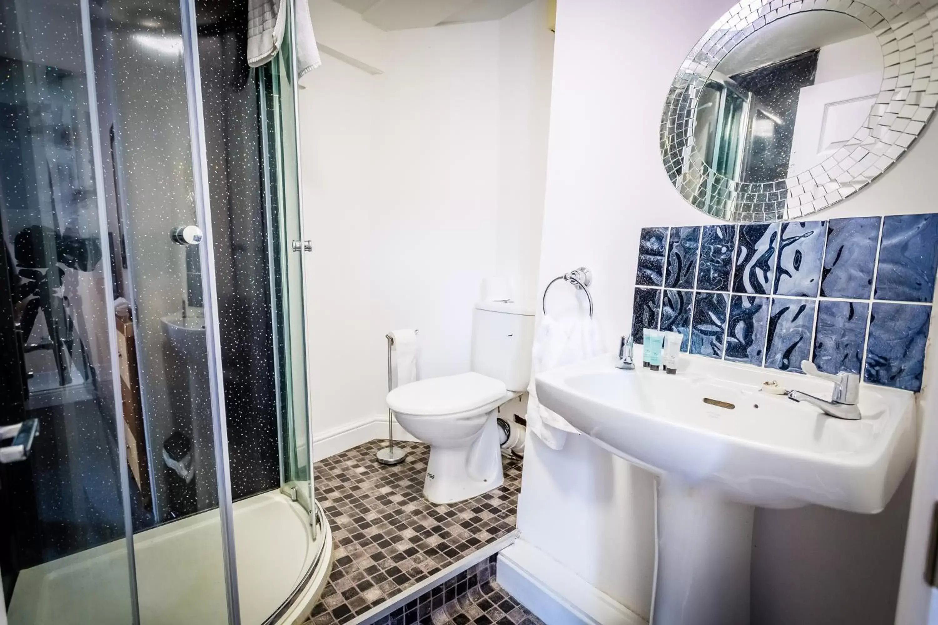 Bathroom in Dunraven Hotel