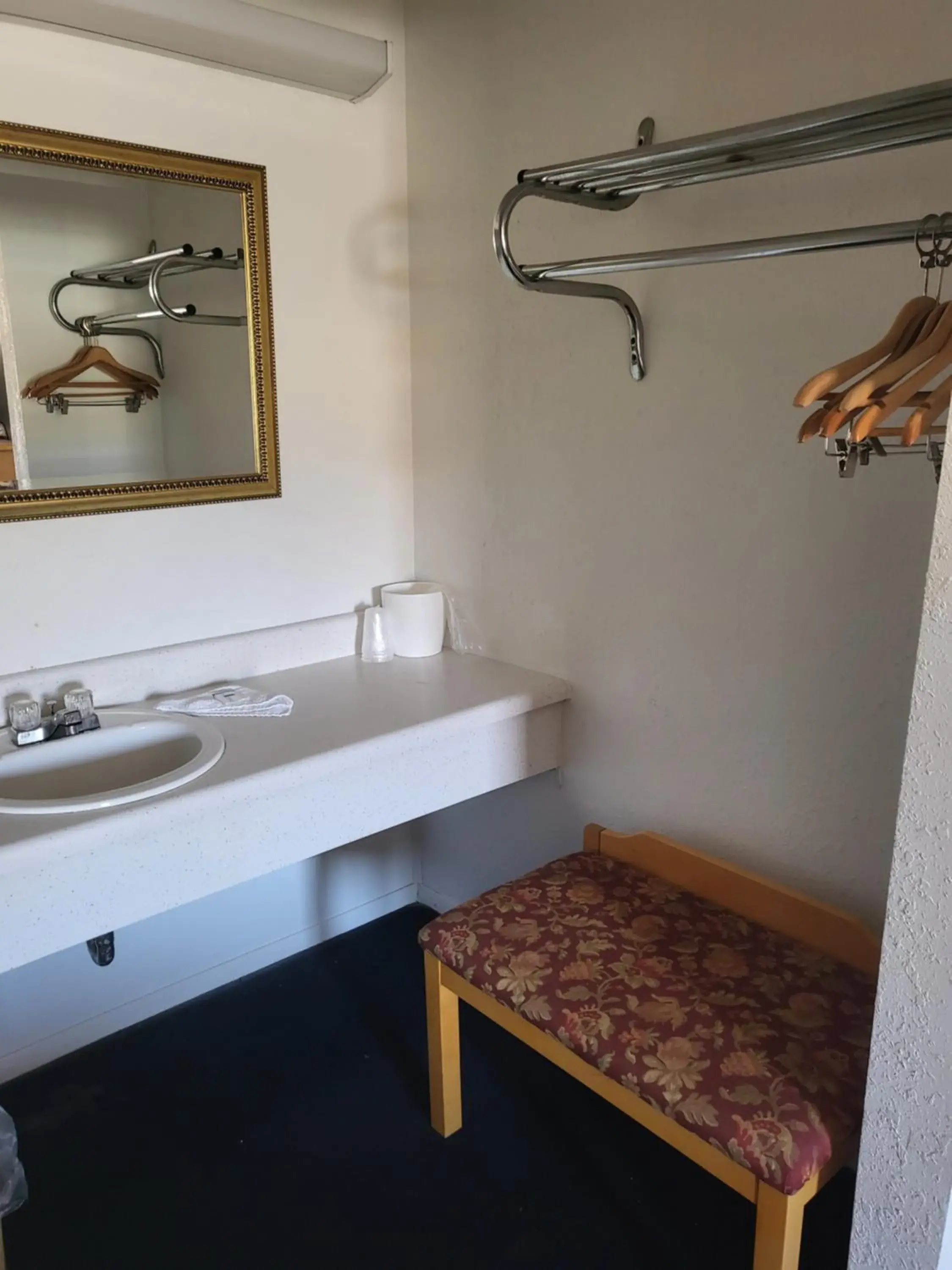 Bathroom in Rodeway Inn