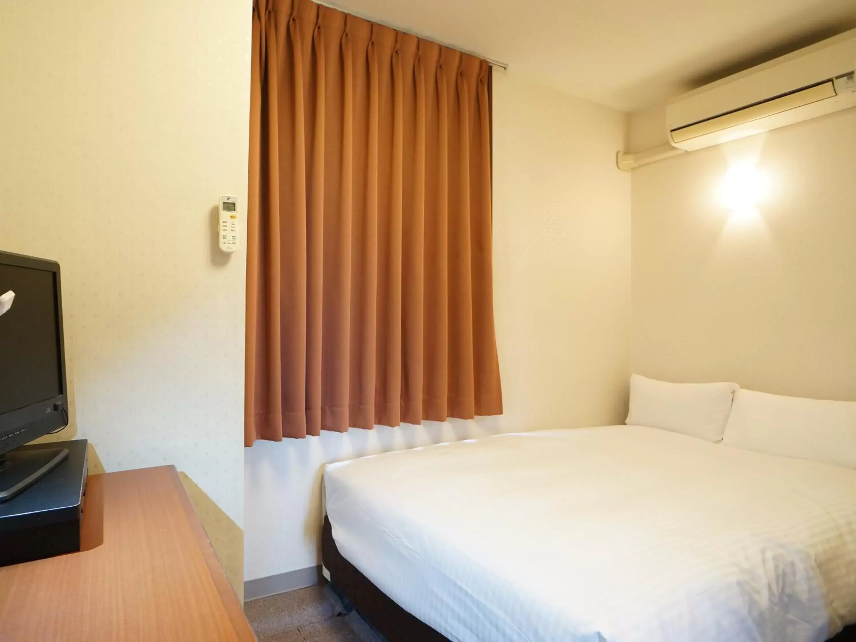 Photo of the whole room, Bed in Kochi Green Hotel Harimayabashi