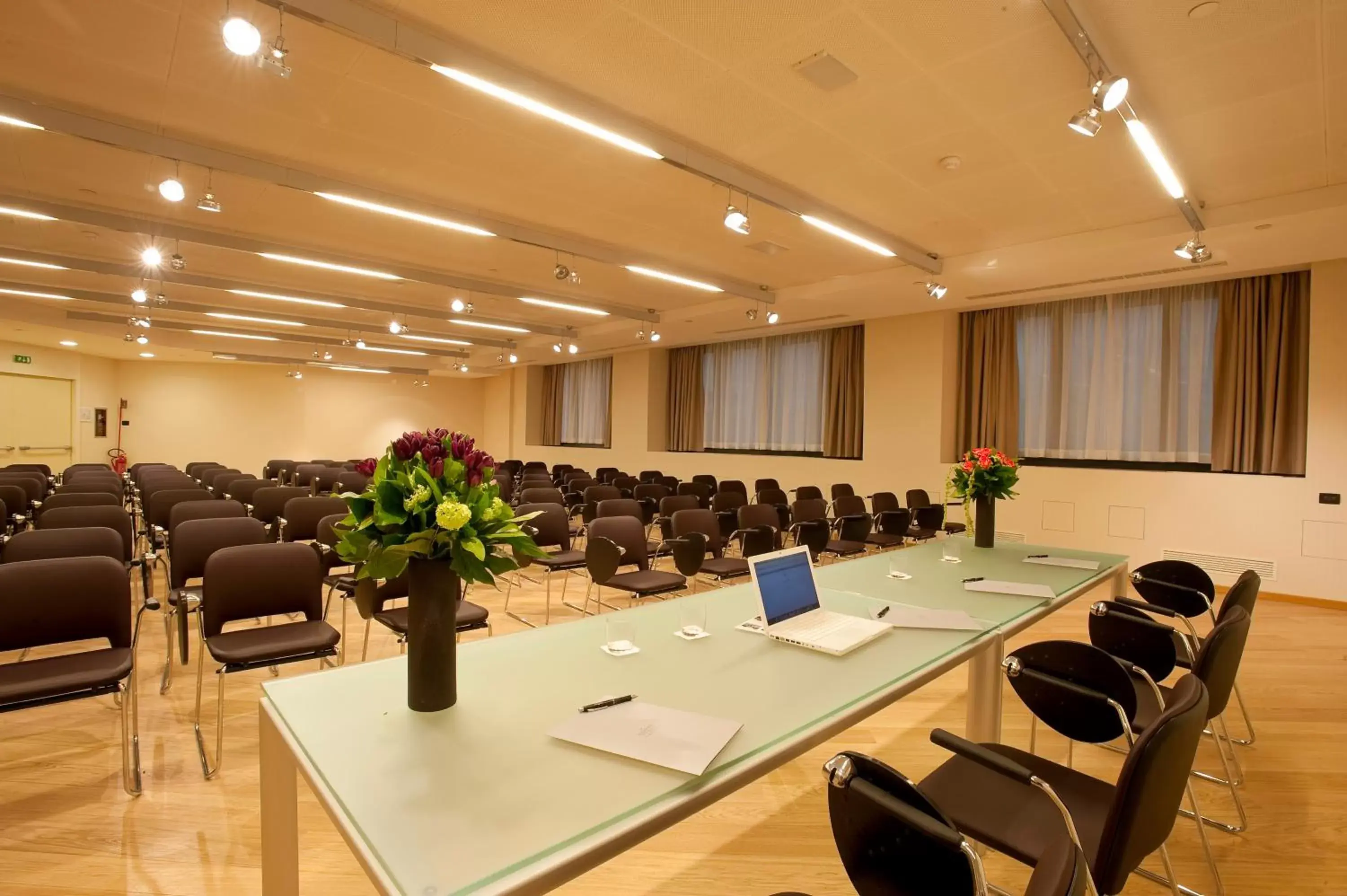 Meeting/conference room, Business Area/Conference Room in The Hub Hotel