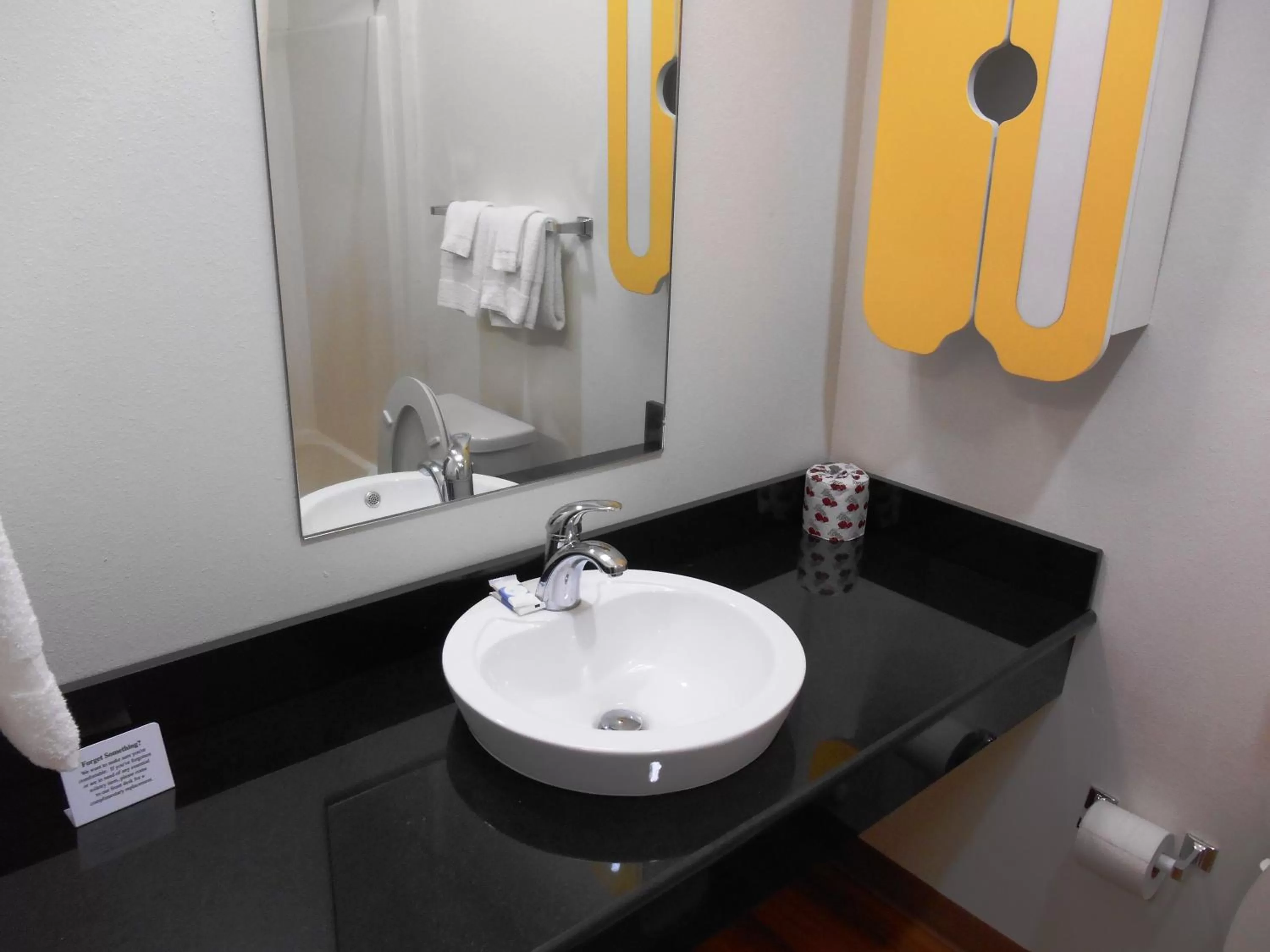 Bedroom in Super 8 by Wyndham Kenedy