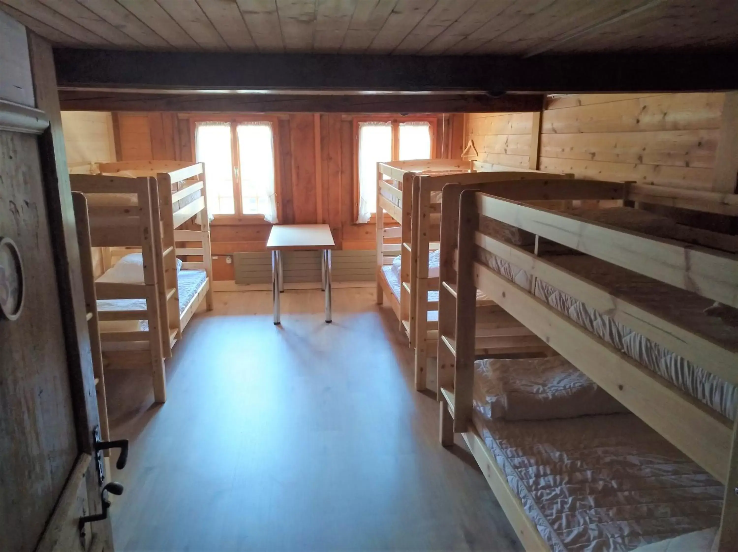 Photo of the whole room, Bunk Bed in Emme Lodge