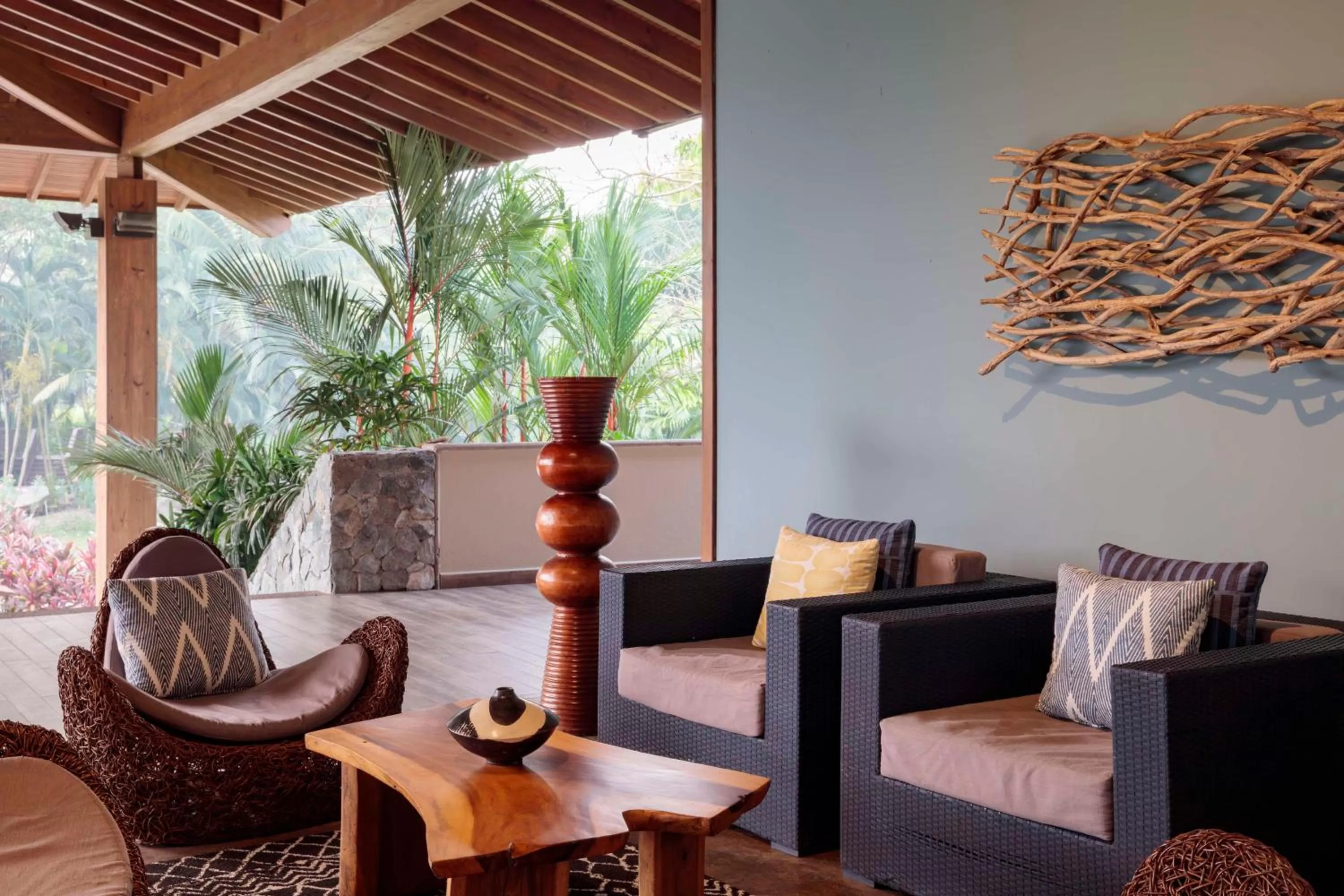 Restaurant/places to eat in Indura Beach & Golf Resort Curio Collection By Hilton