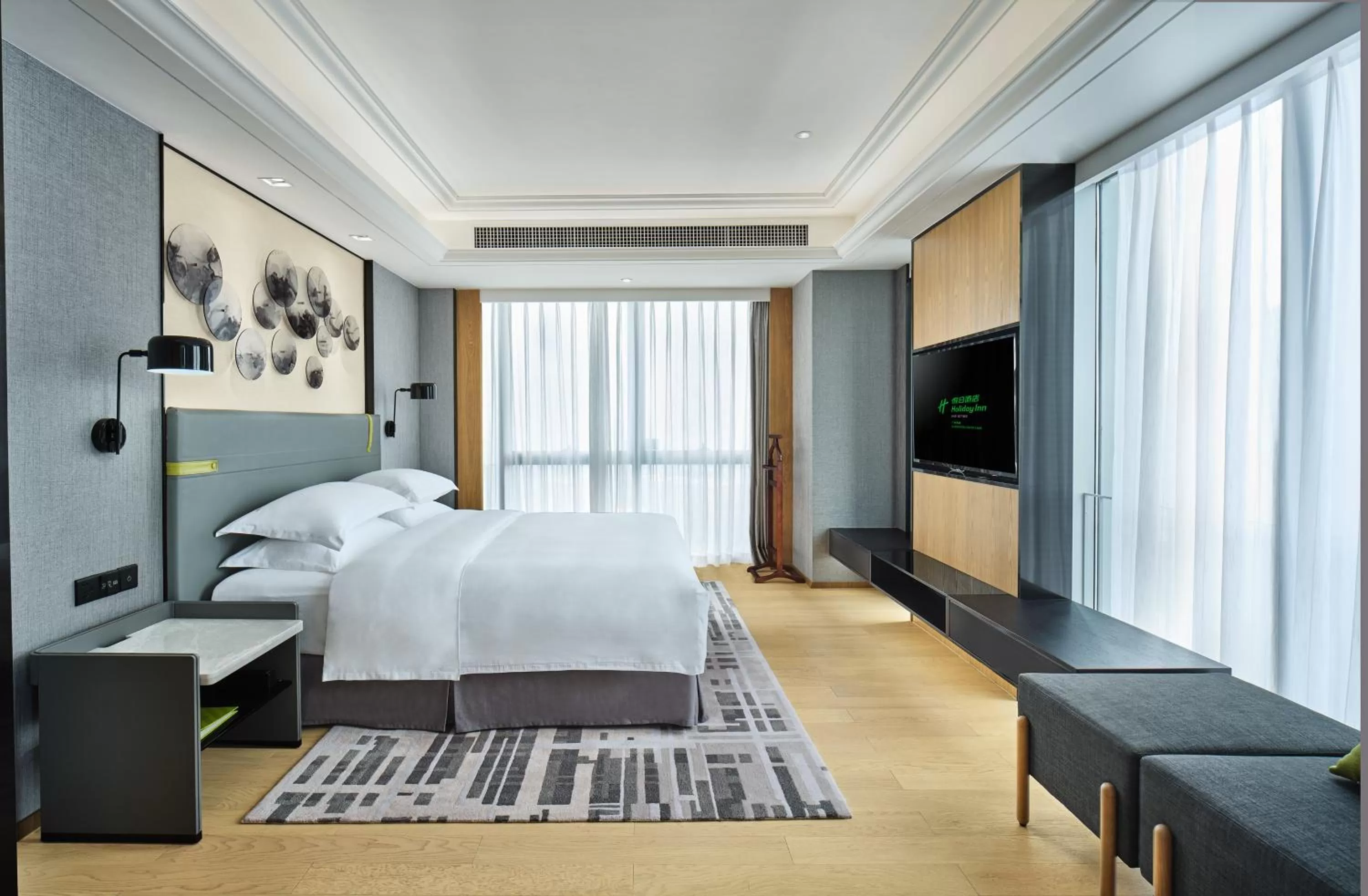 Bed in Holiday Inn Guangzhou South Lake-an lHG Hotel