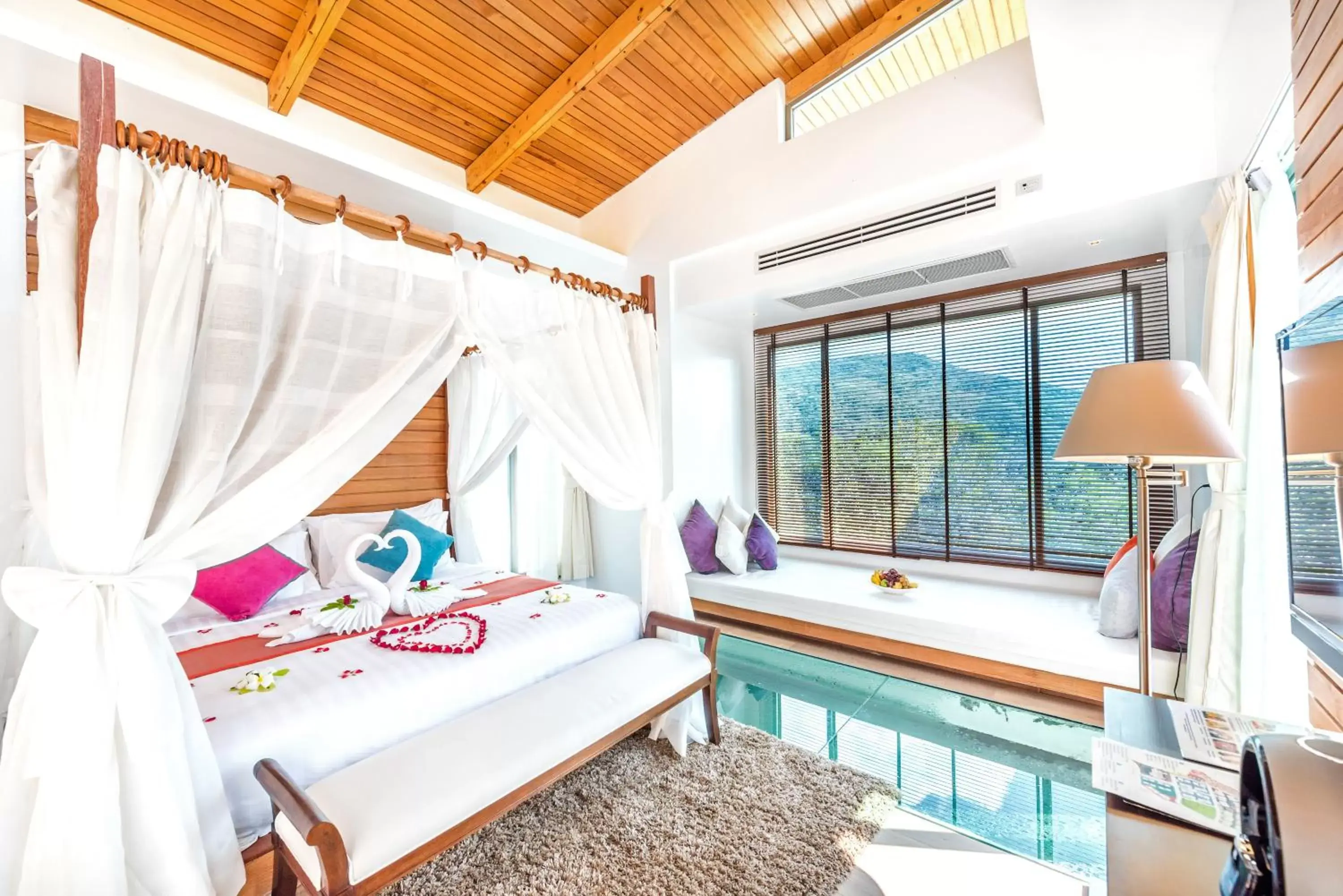 Bed in Wyndham Sea Pearl Resort, Phuket