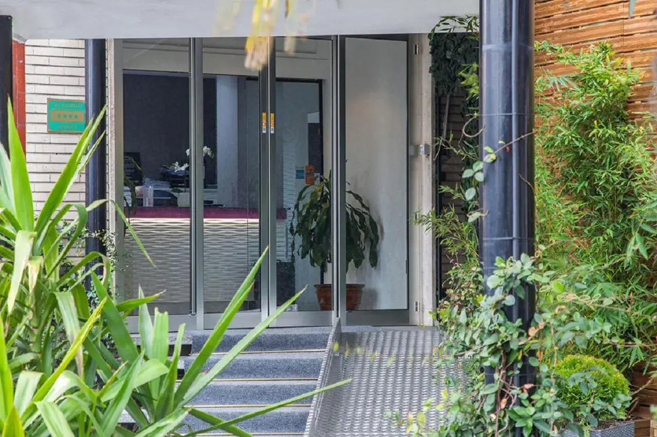 Facade/entrance in Hotel Milano Palmanova Facade/entrance in Hotel Milano Palmanova