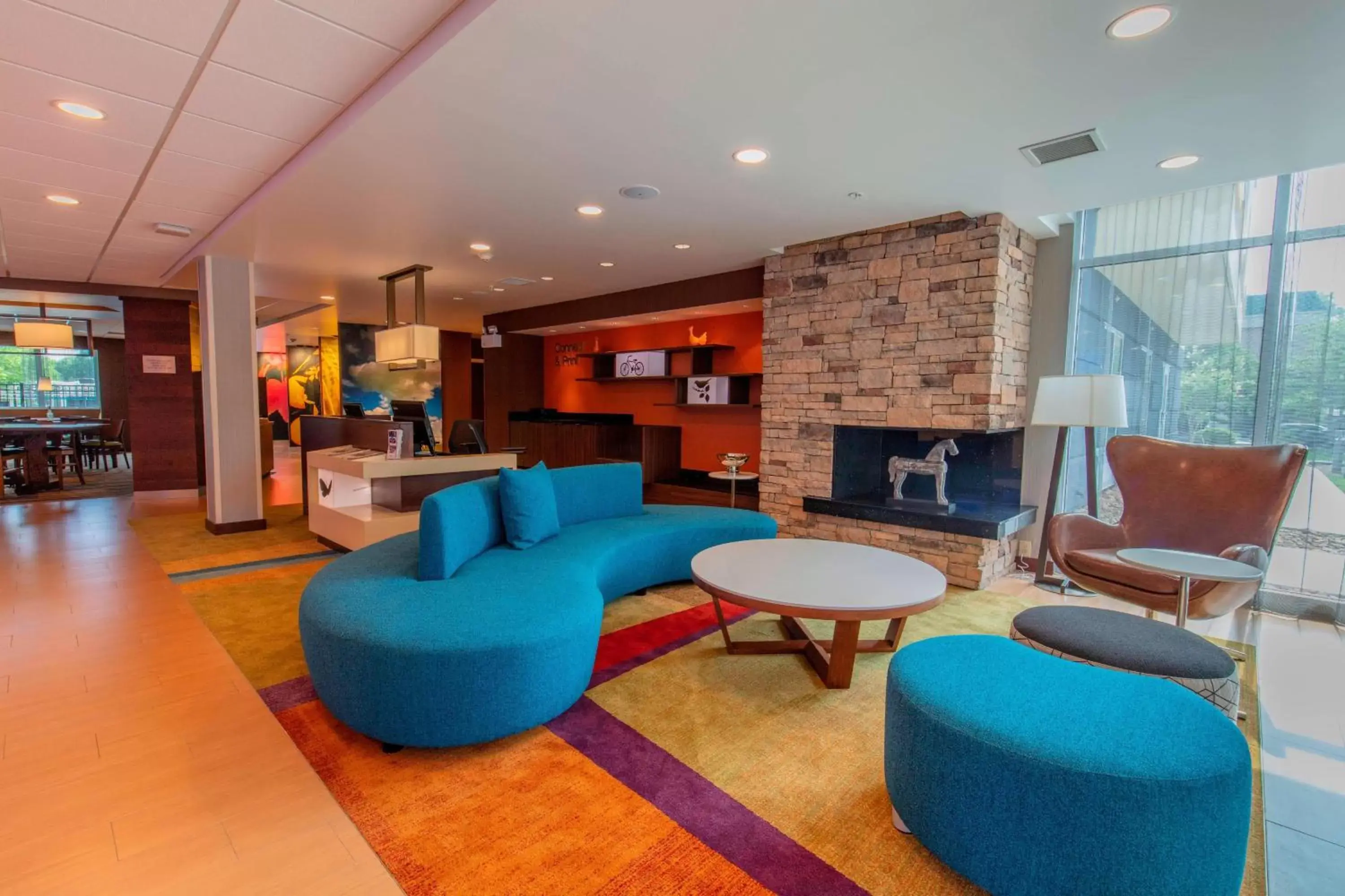 Lobby or reception, Lounge/Bar in Fairfield Inn & Suites by Marriott Atlanta Woodstock