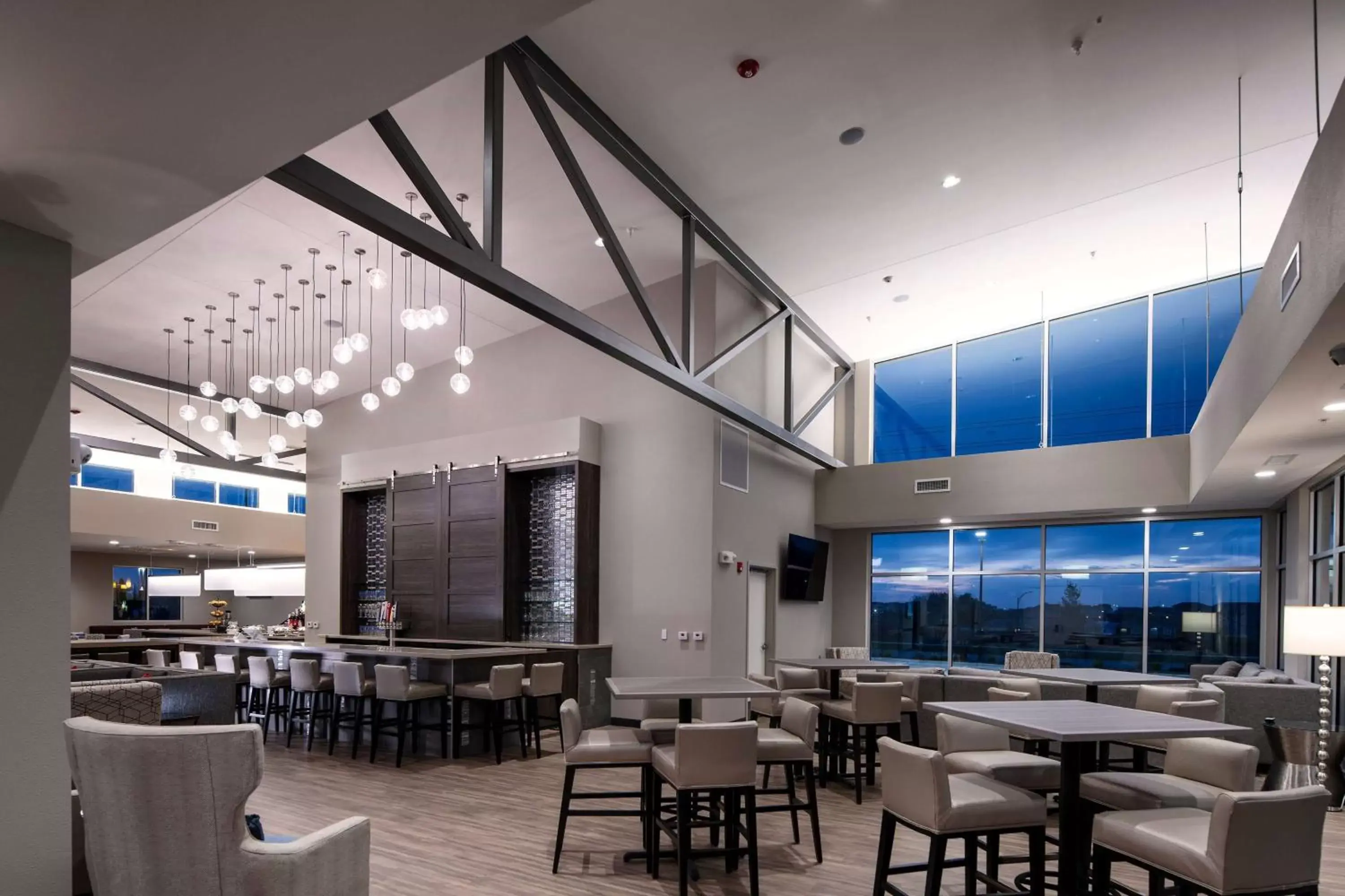 Lobby or reception, Restaurant/Places to Eat in StoneHill Lawrence, Trademark Collection by Wyndham