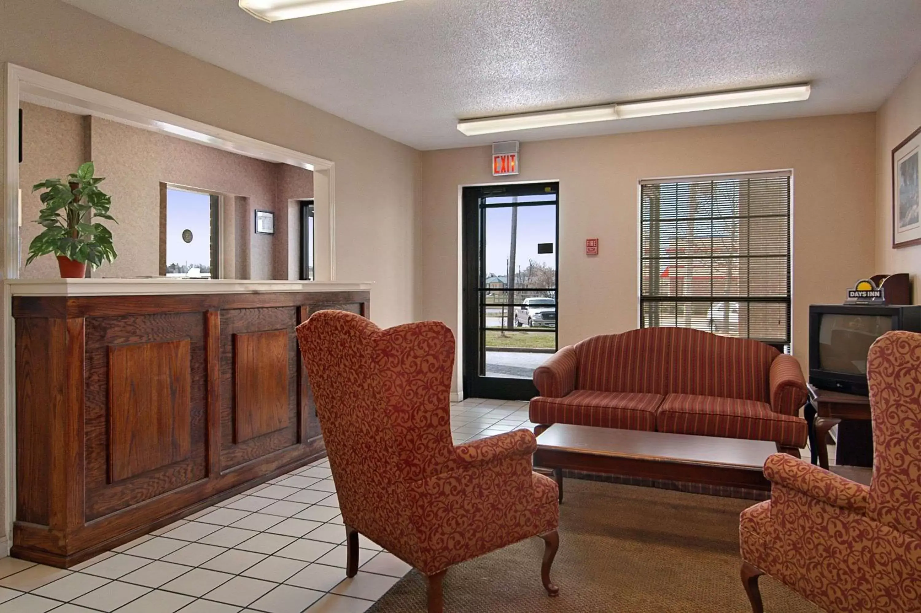 Lobby or reception, Seating Area in Days Inn by Wyndham Brownsville