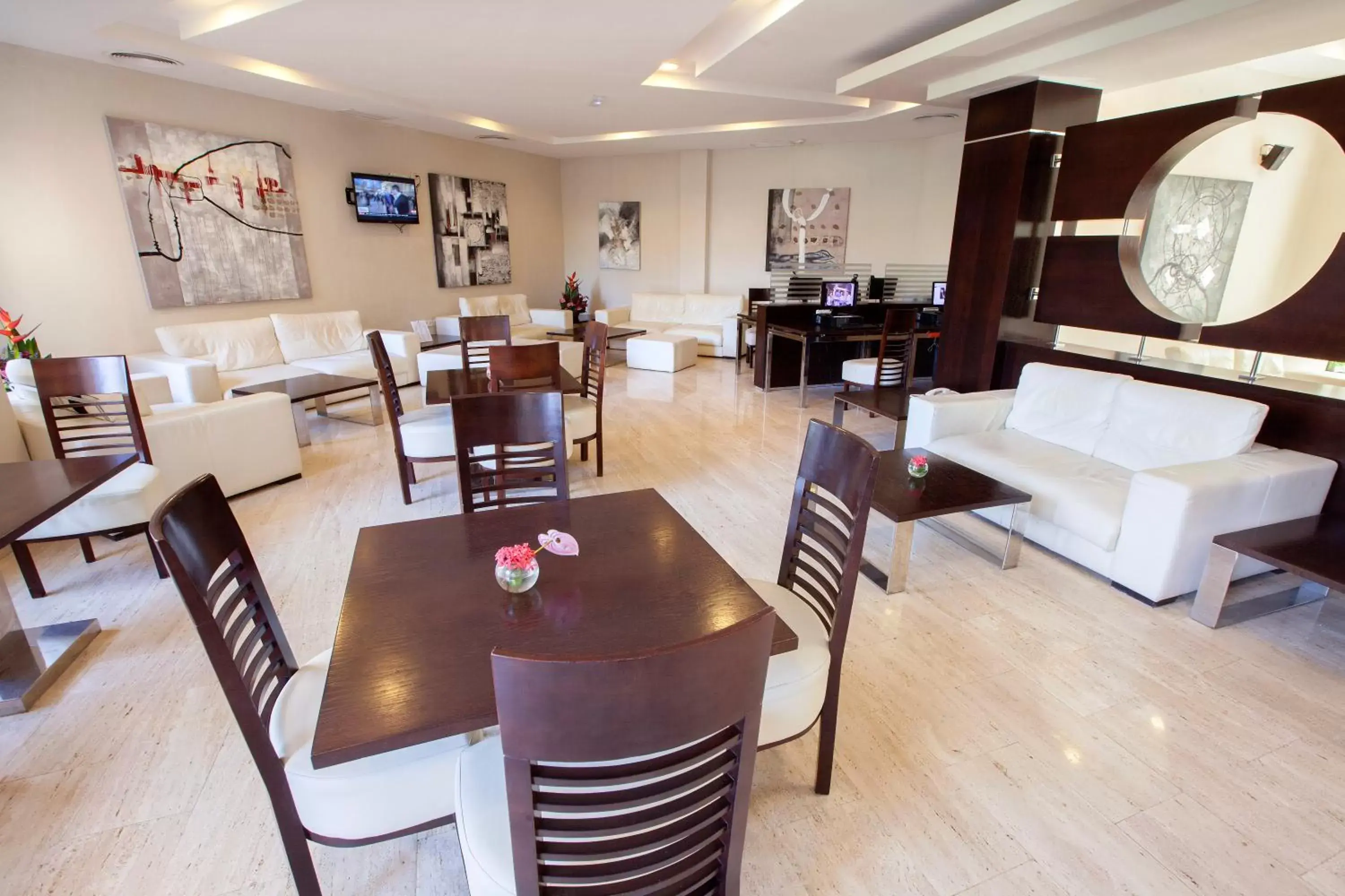 Lounge or bar, Restaurant/Places to Eat in Majestic Elegance Punta Cana - All Inclusive