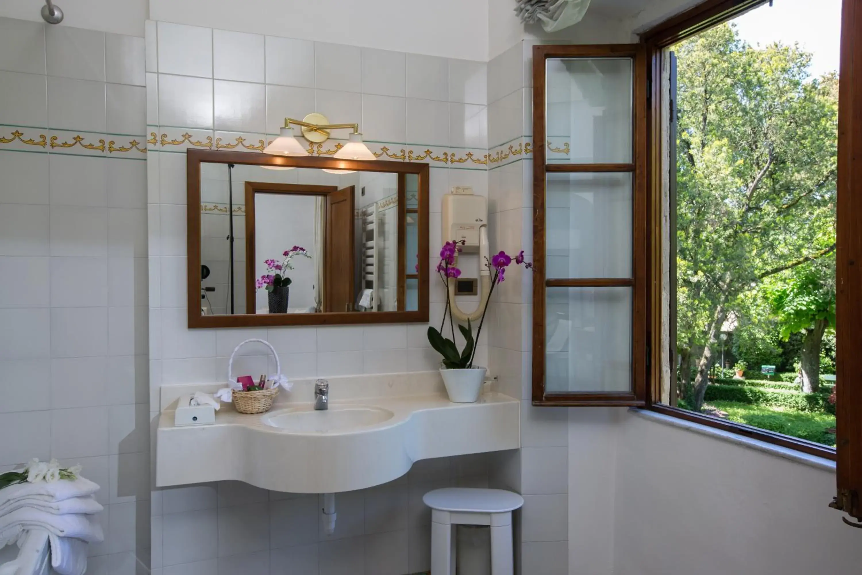 Bathroom in Hotel Villa San Lucchese