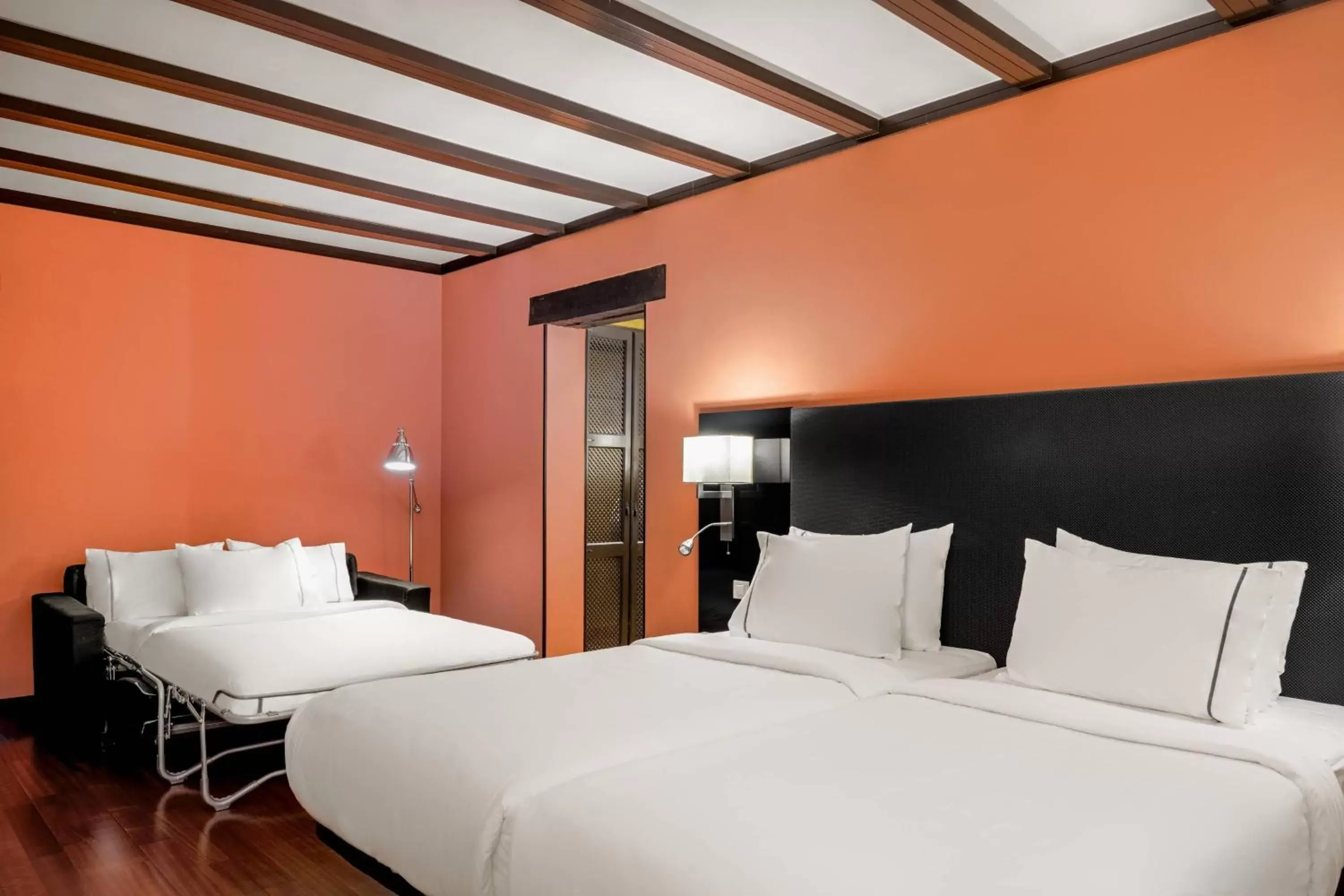 Photo of the whole room, Bed in Hotel Palacio de Santa Paula, Autograph Collection