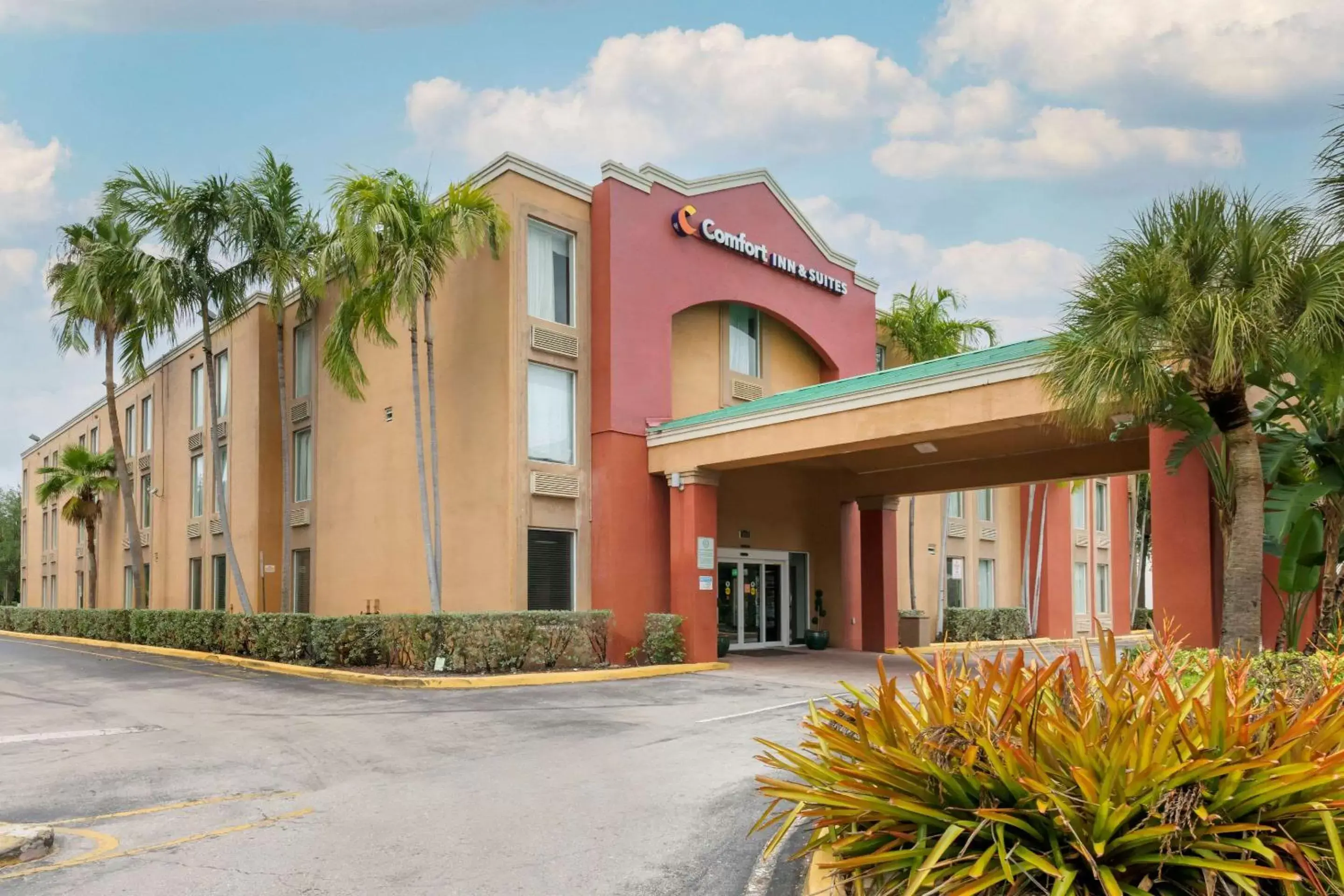Property Building in Comfort Inn & Suites Fort Lauderdale West Turnpike