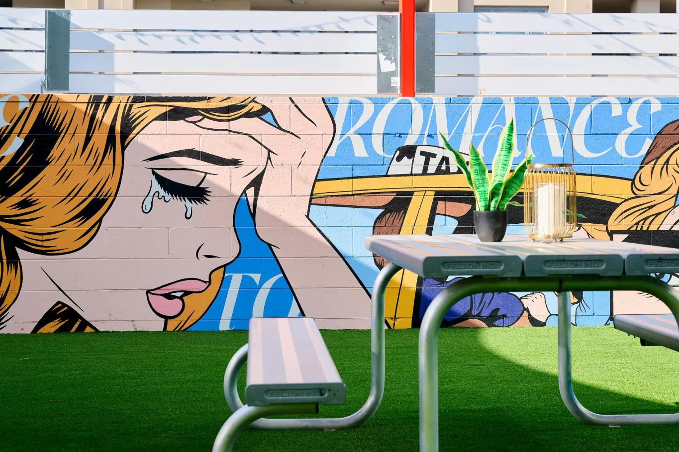 Day in Baileys Parkside Motel by VetroBlu