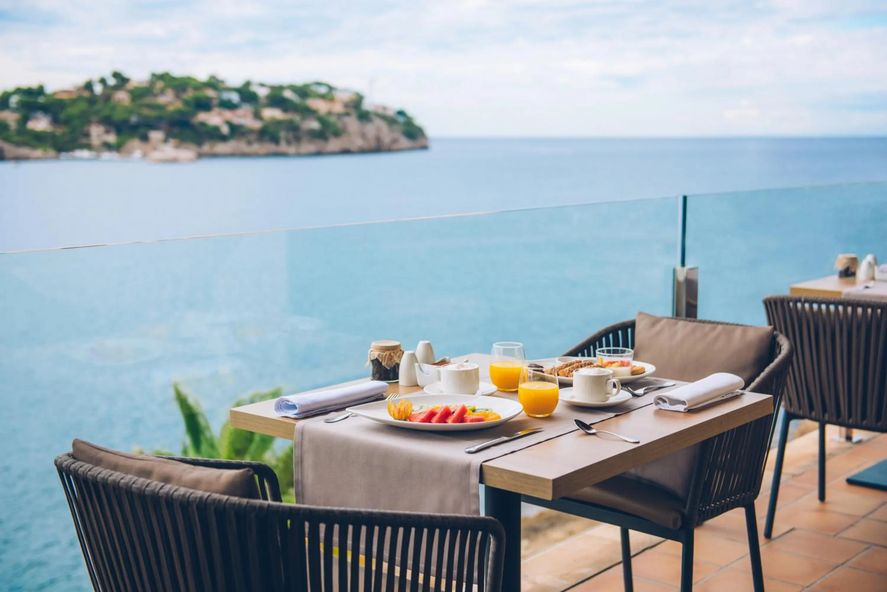 Food and drinks in Iberostar Selection Jardín del Sol Suites - Adults Only