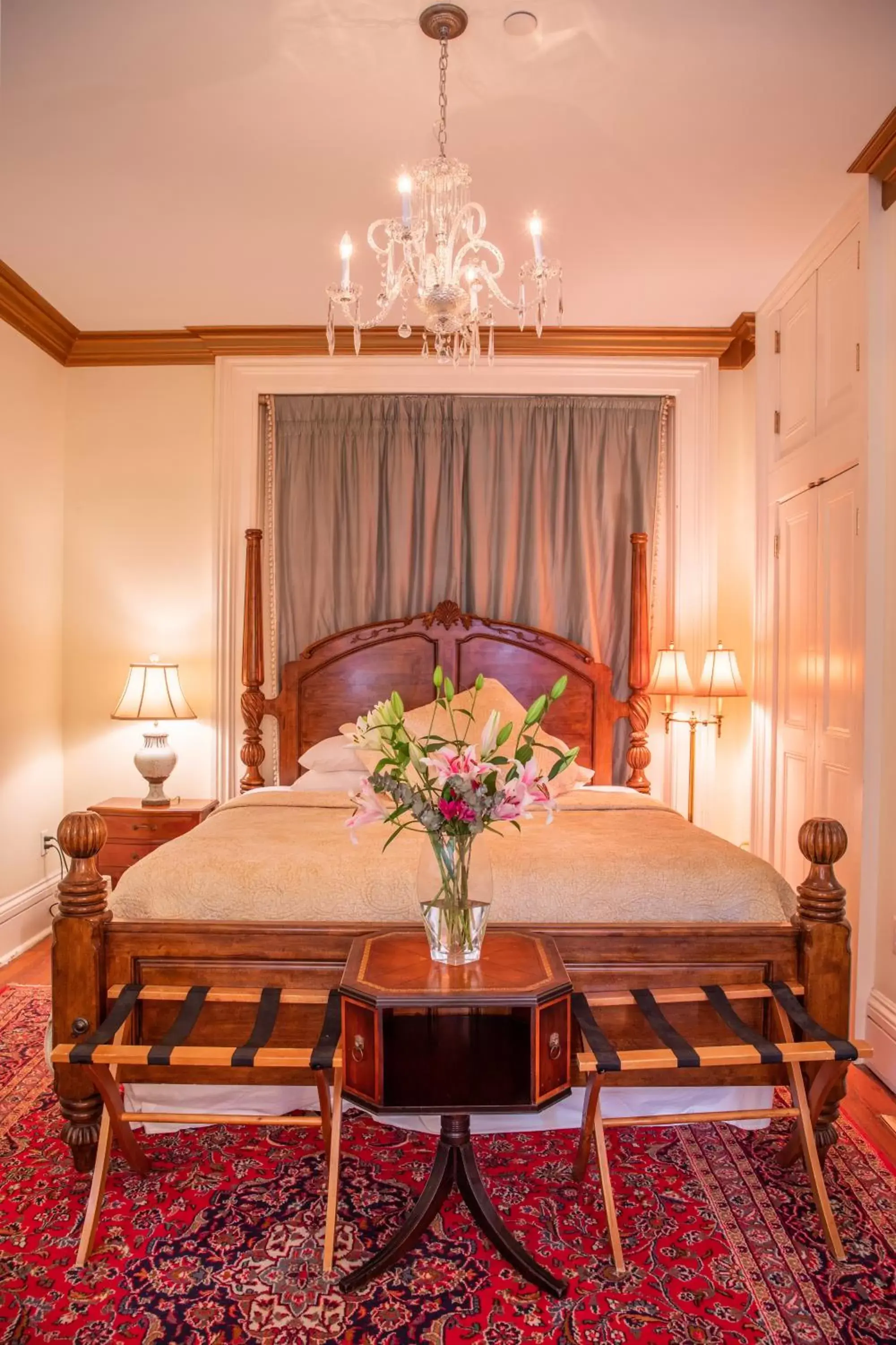 Bed in Justine Inn Savannah Bed in Justine Inn Savannah