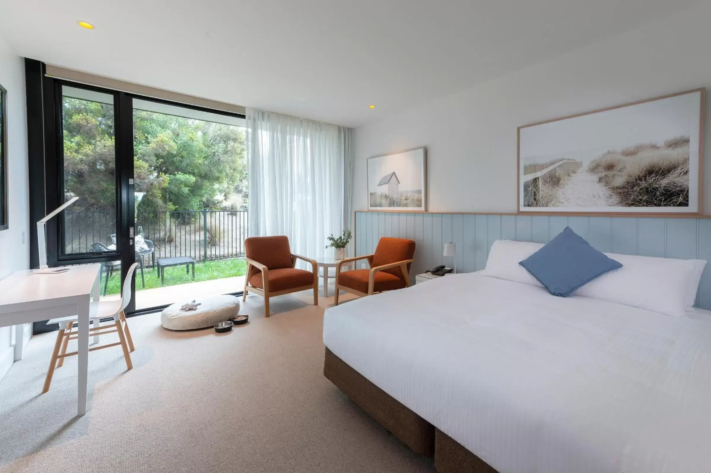 Photo of the whole room, Bed in The Sands Torquay Photo of the whole room, Bed in The Sands Torquay