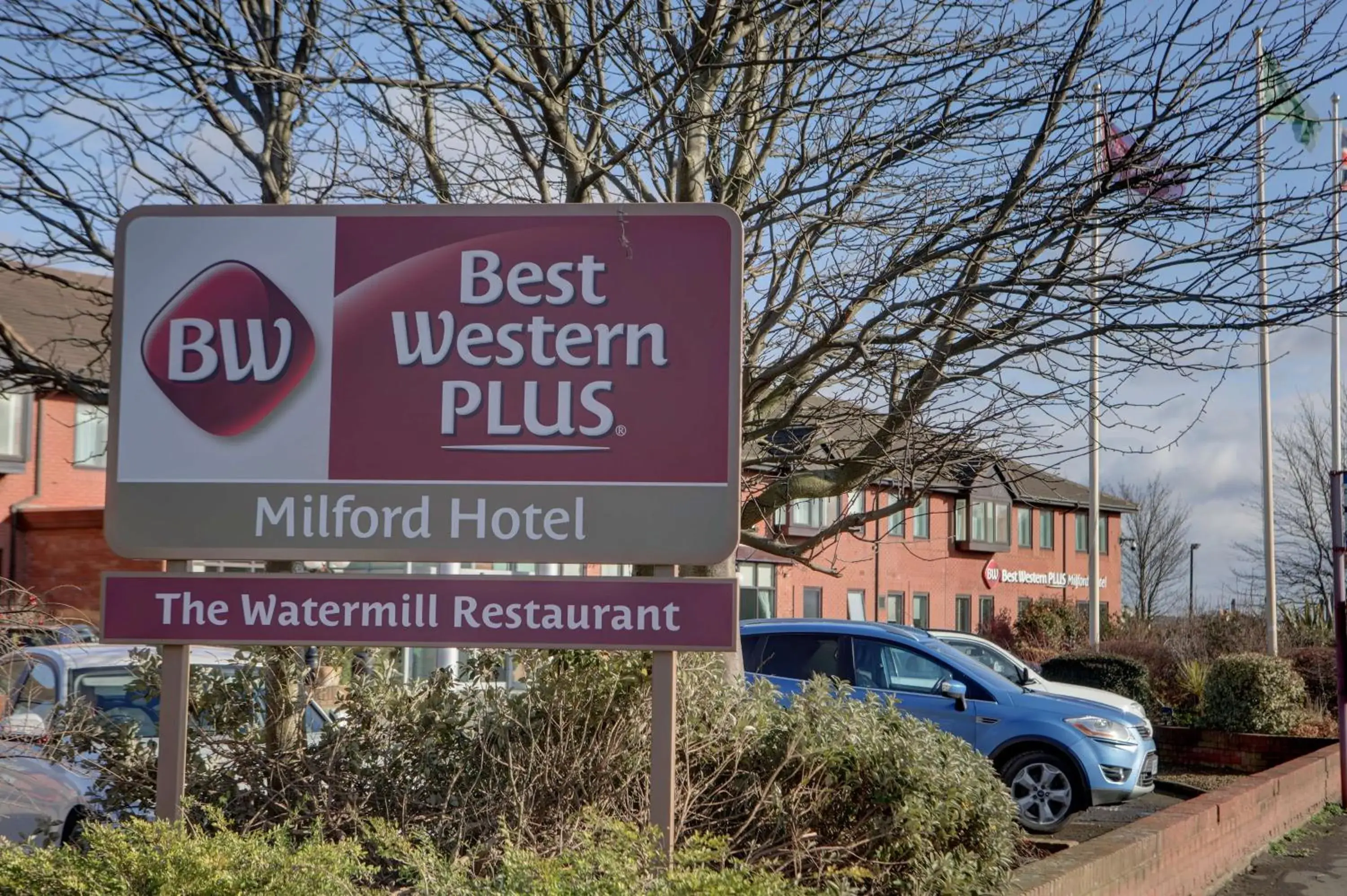 Property building in Best Western Plus Milford Hotel