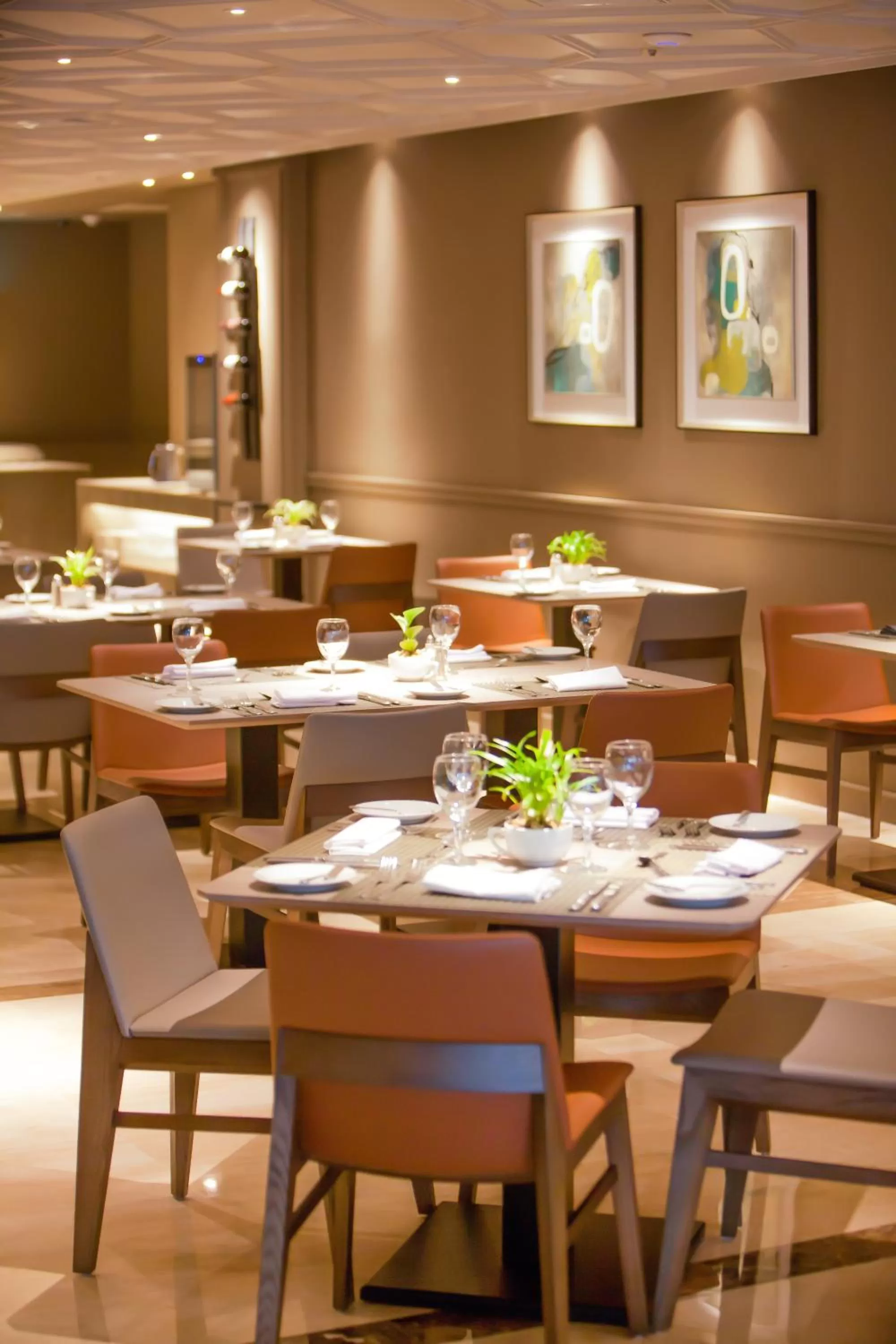 Restaurant/places to eat in Crowne Plaza Managua by IHG