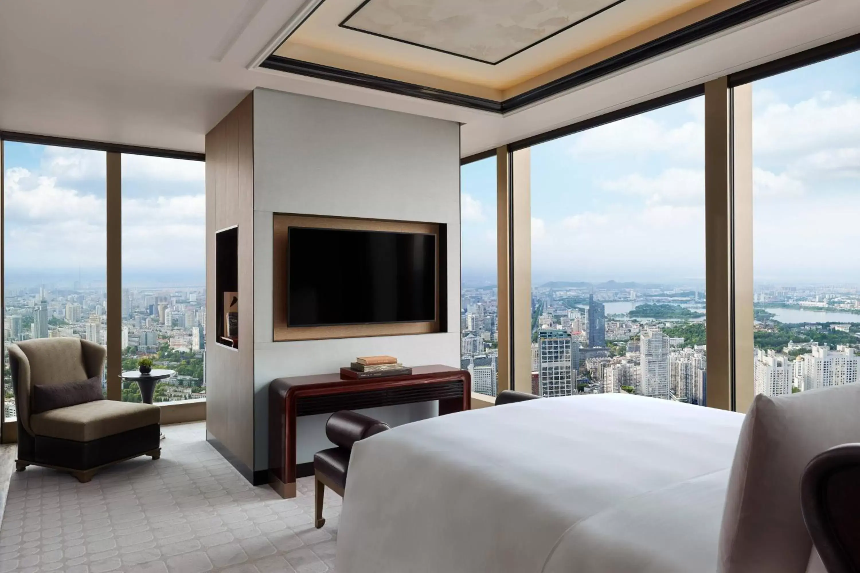 Bedroom in The Ritz-Carlton, Nanjing