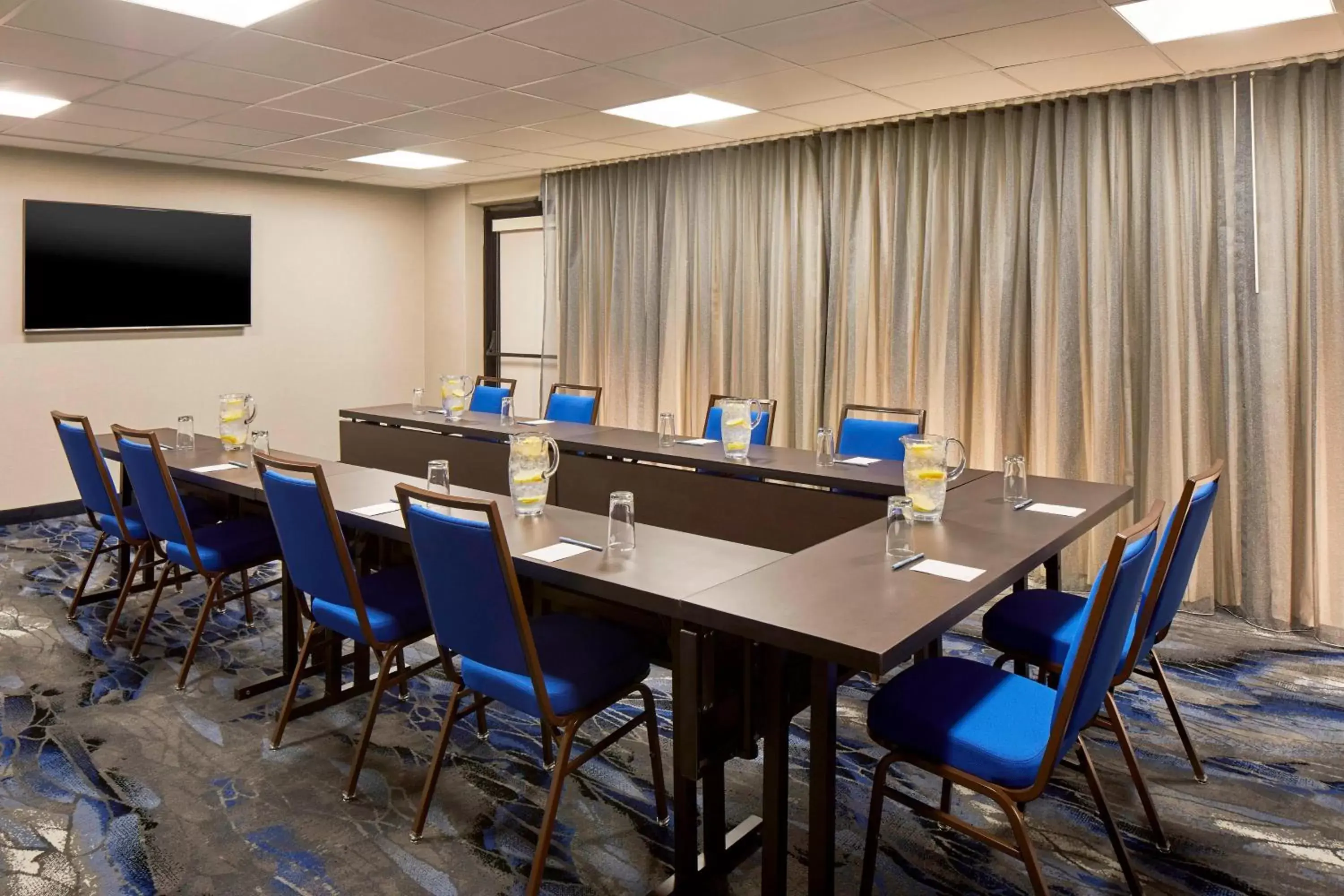 Meeting/conference room in Fairfield Inn & Suites by Marriott Albany Airport