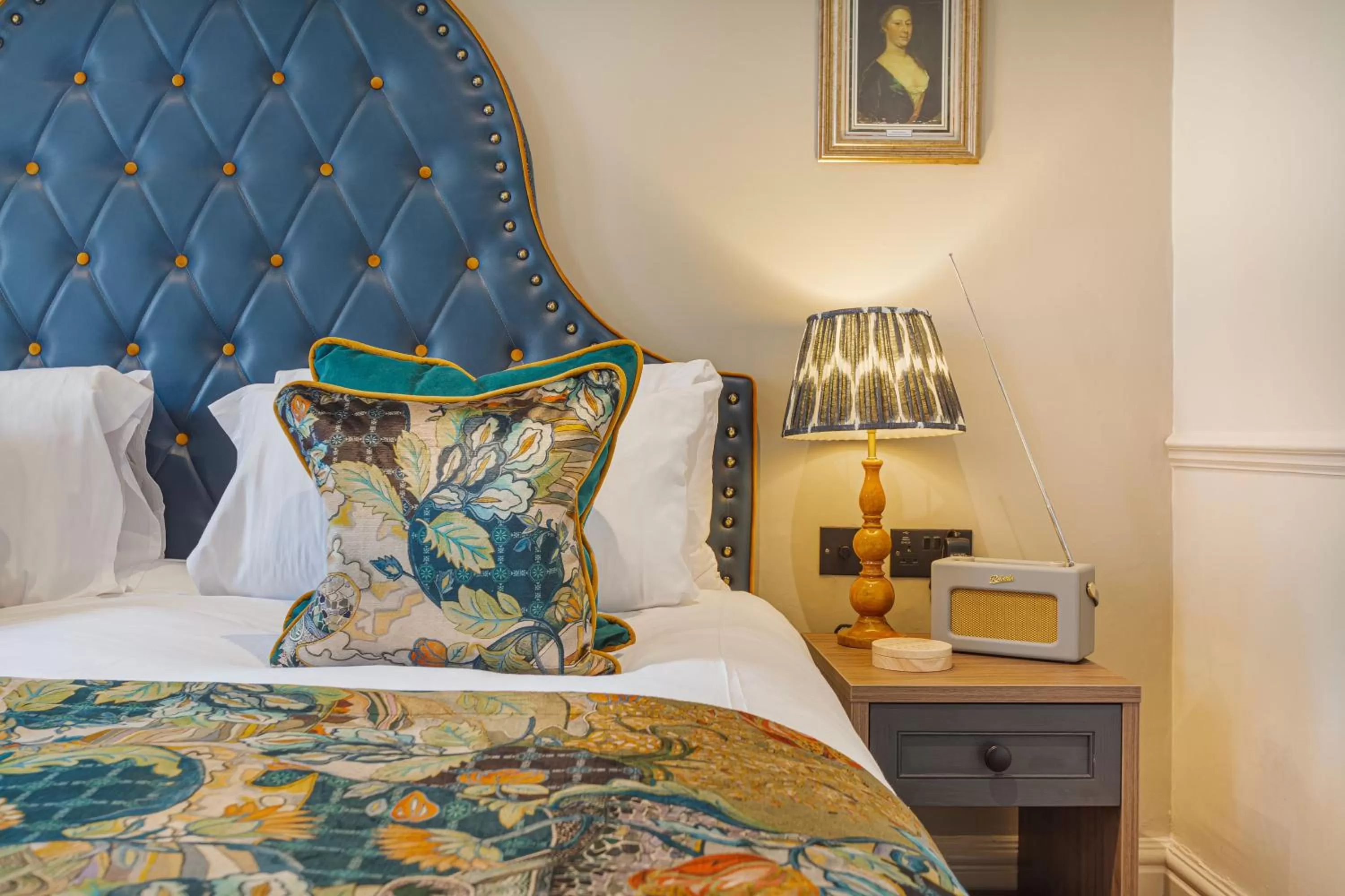 Bed in The George Hotel, Amesbury, Wiltshire - The Coaching Inn Group