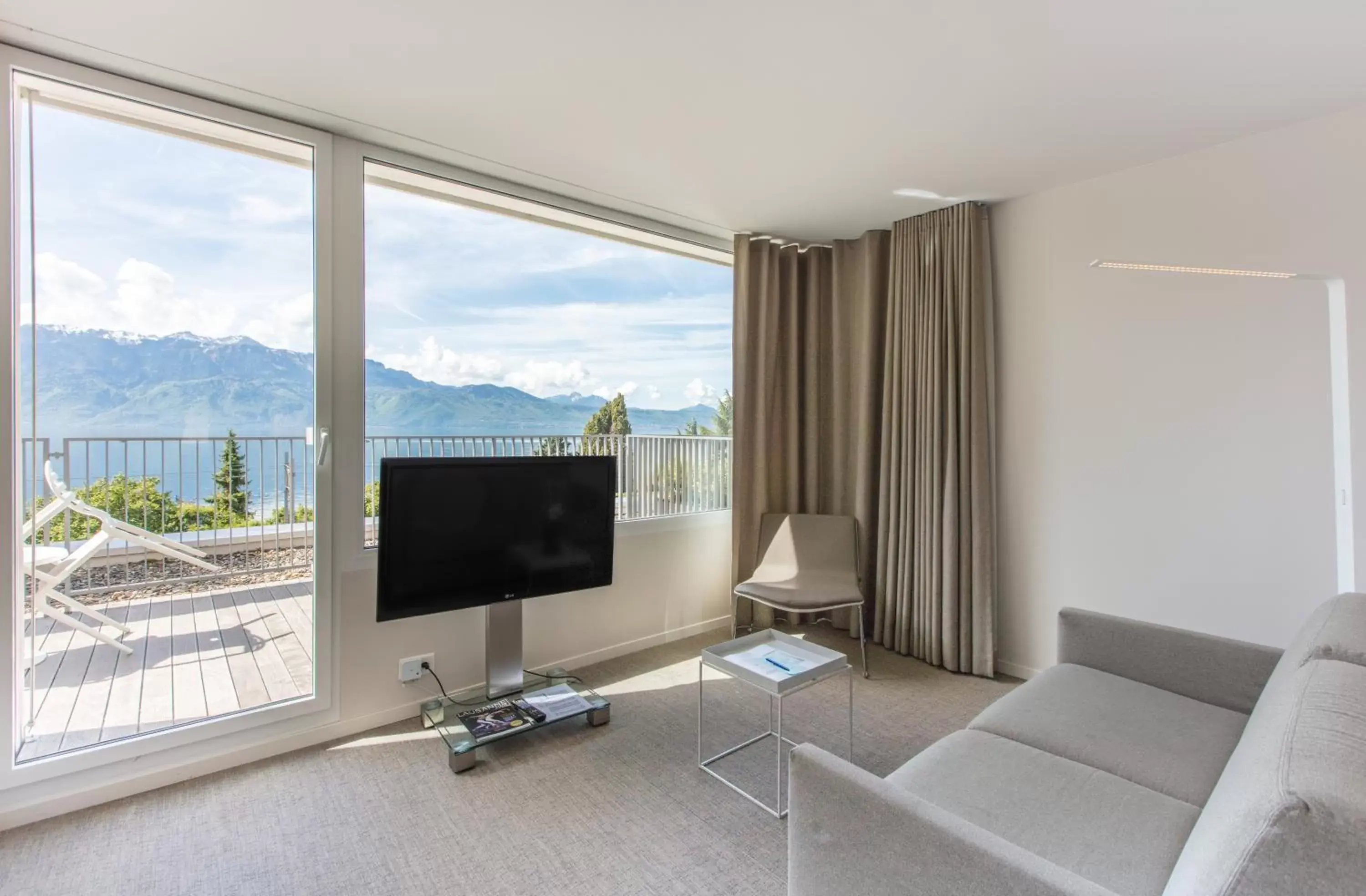 View (from property/room), TV/Entertainment Center in Hotel Lavaux