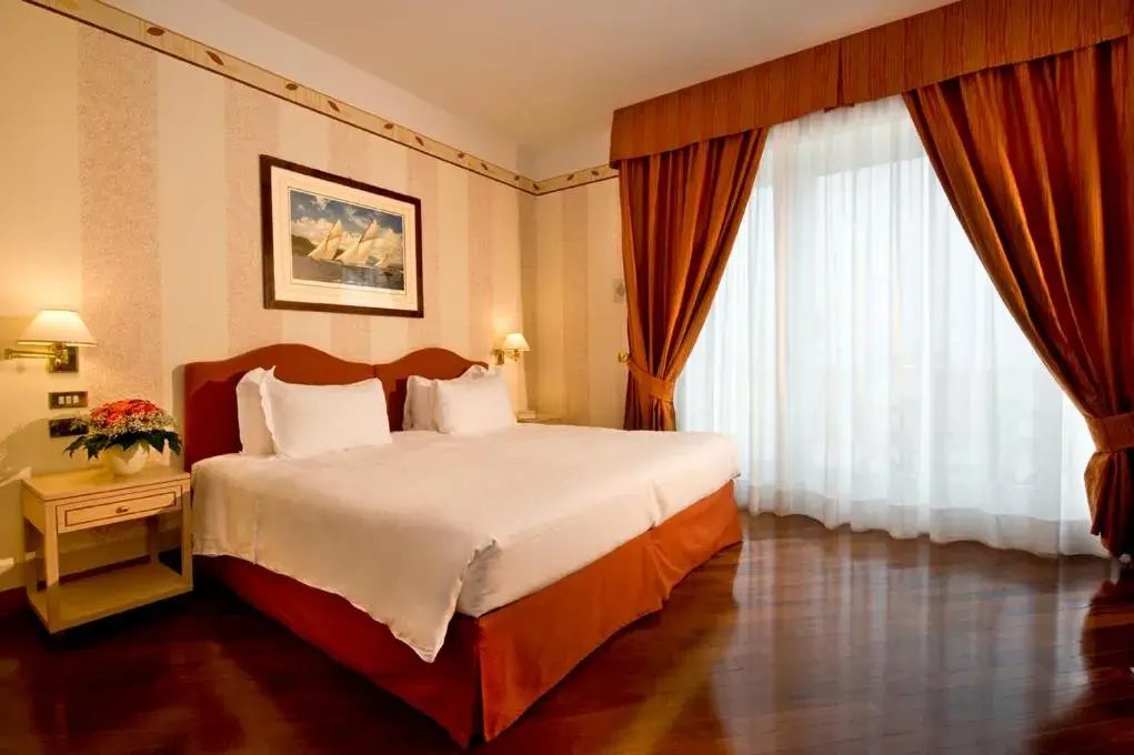 Suite with Lake View in Grand Hotel Terme