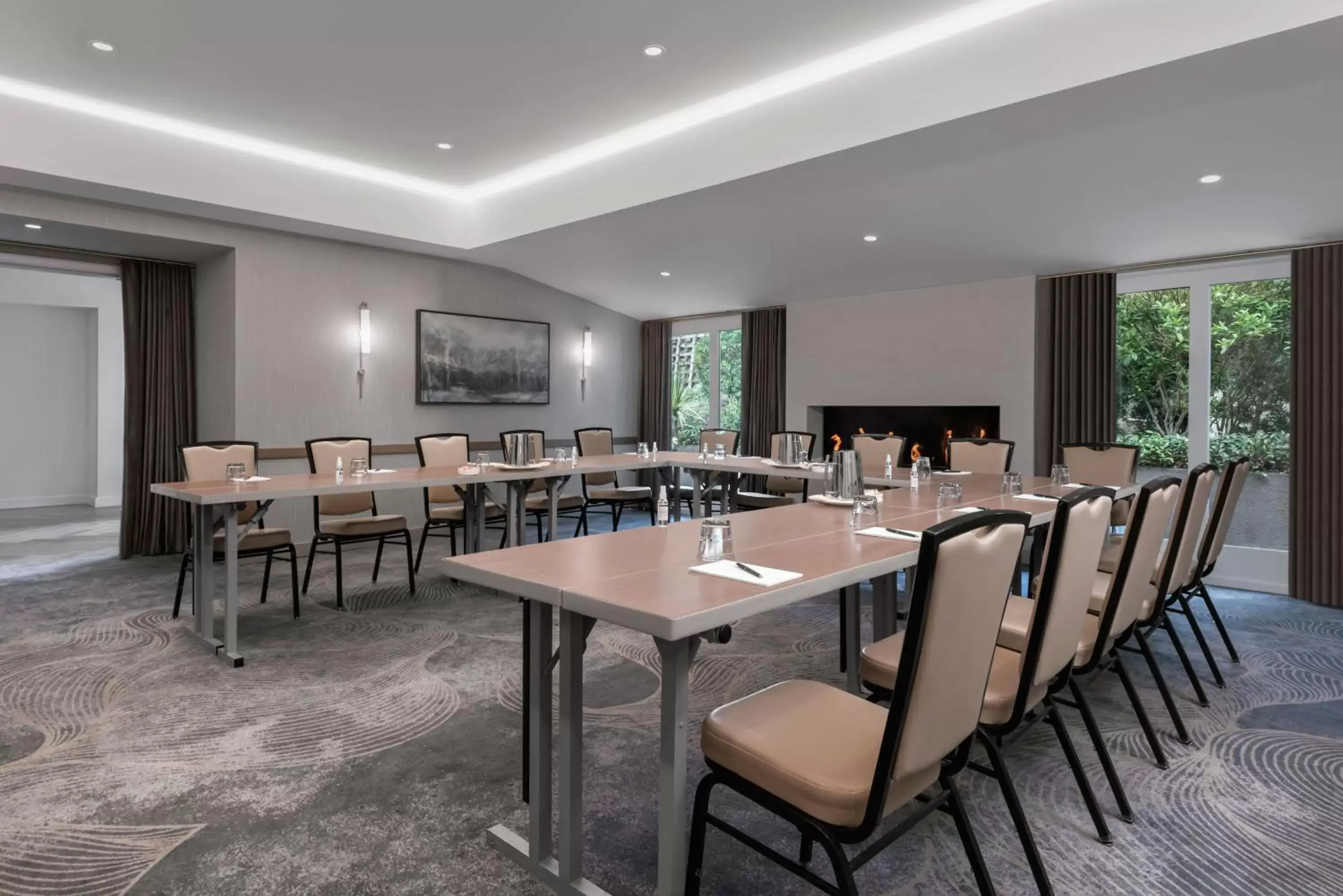 Meeting/conference room, Restaurant/Places to Eat in L'Auberge Del Mar Resort and Spa