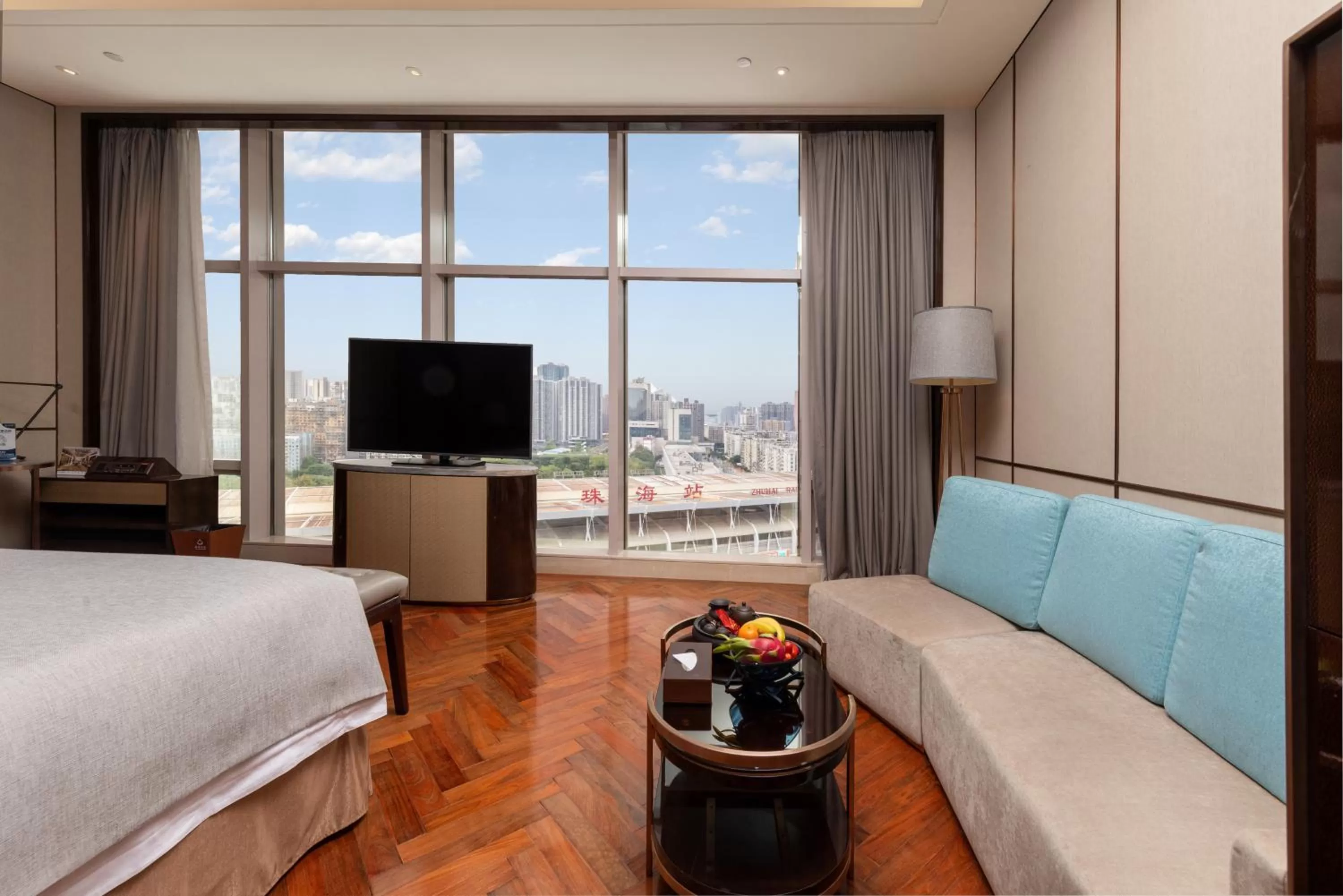 Bed in Zhuhai Longzhuda International Hotel