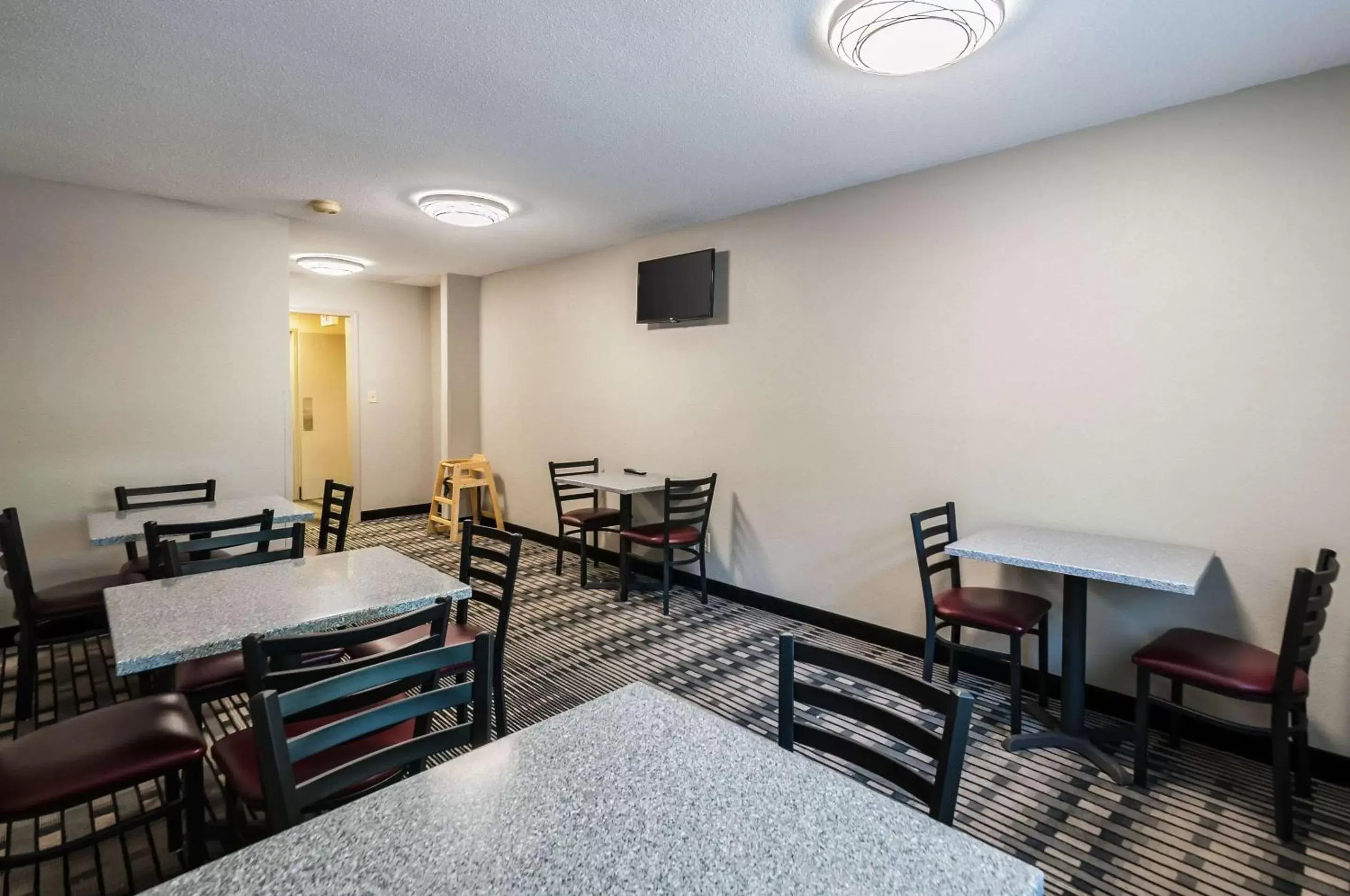 Restaurant/places to eat in Quality Inn Solomons - Beacon Marina Restaurant/places to eat in Quality Inn Solomons - Beacon Marina