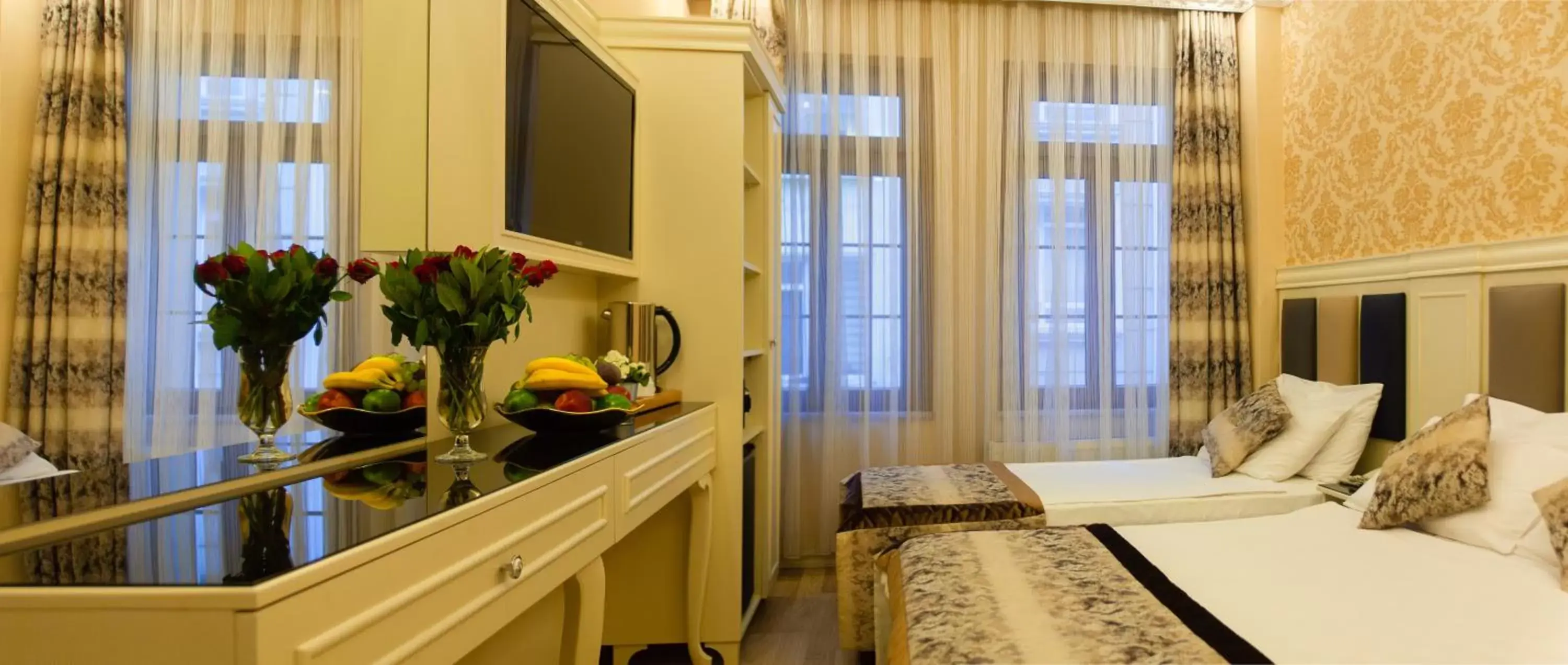 Bedroom in Best Nobel Hotel