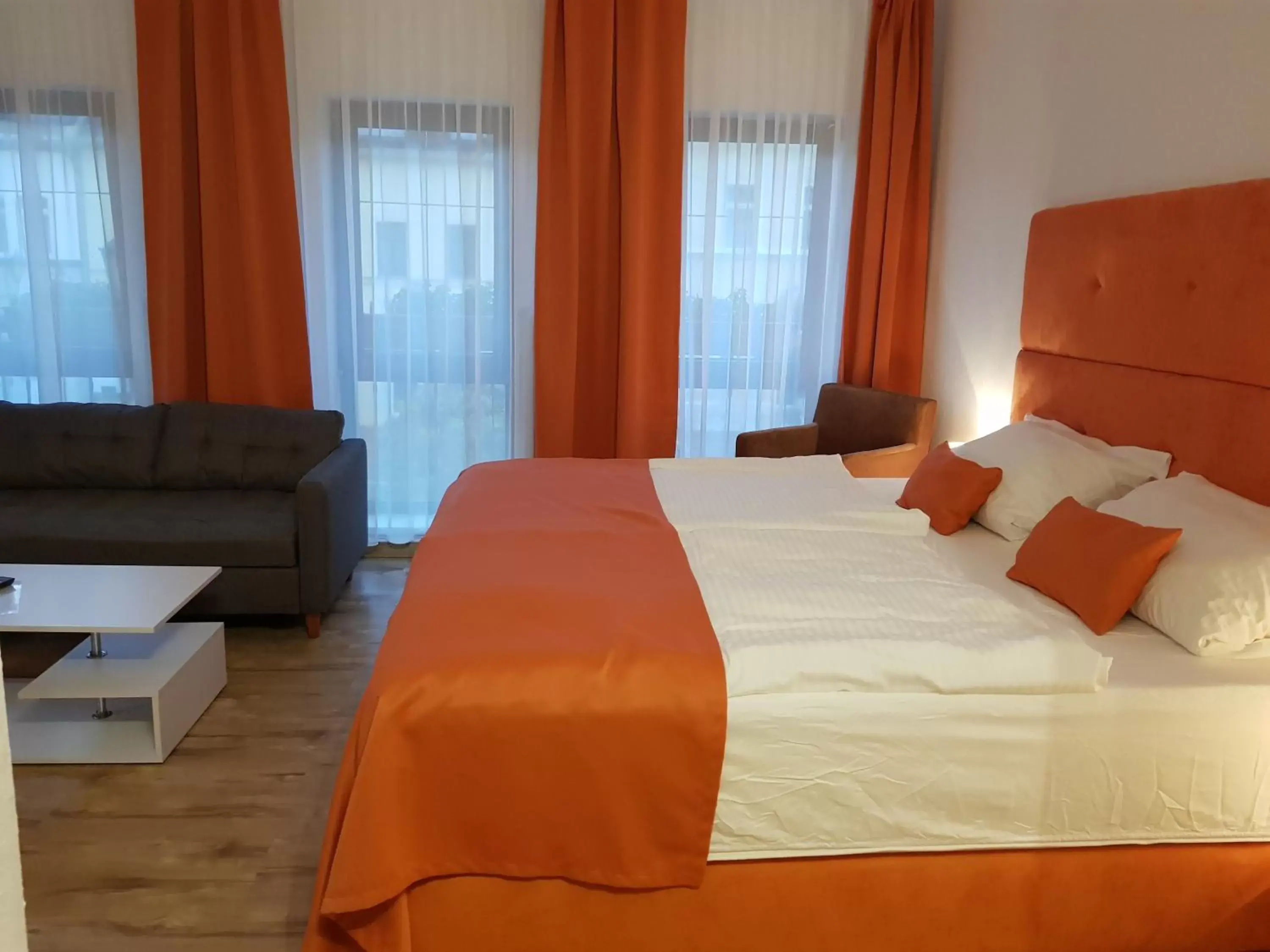 Bedroom, Bed in Hotel Milin