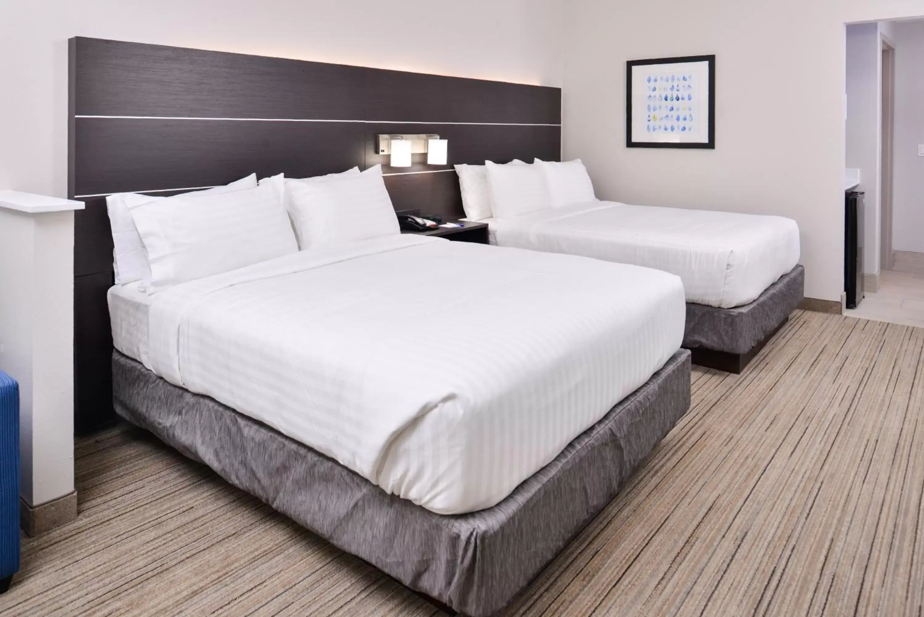 Bed in Holiday Inn Express - Bethlehem, an IHG Hotel