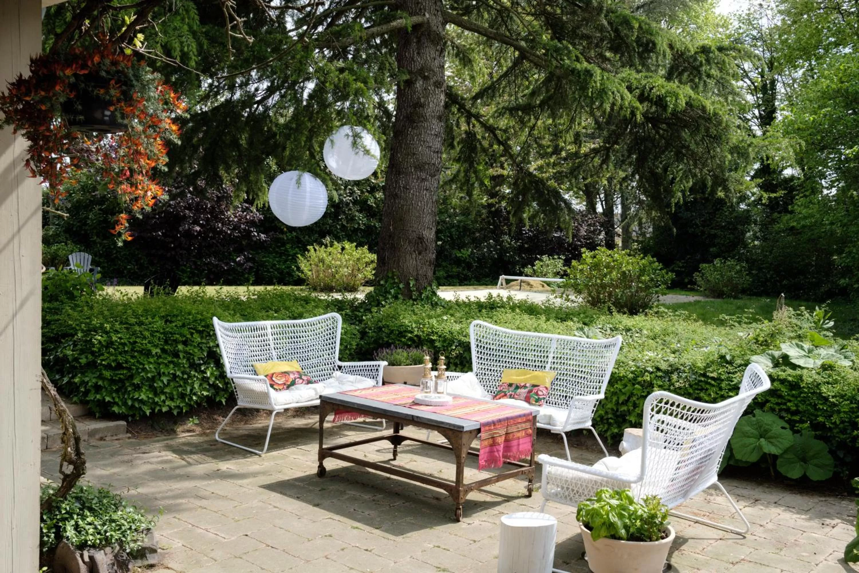 Garden in het opgemaakte bed