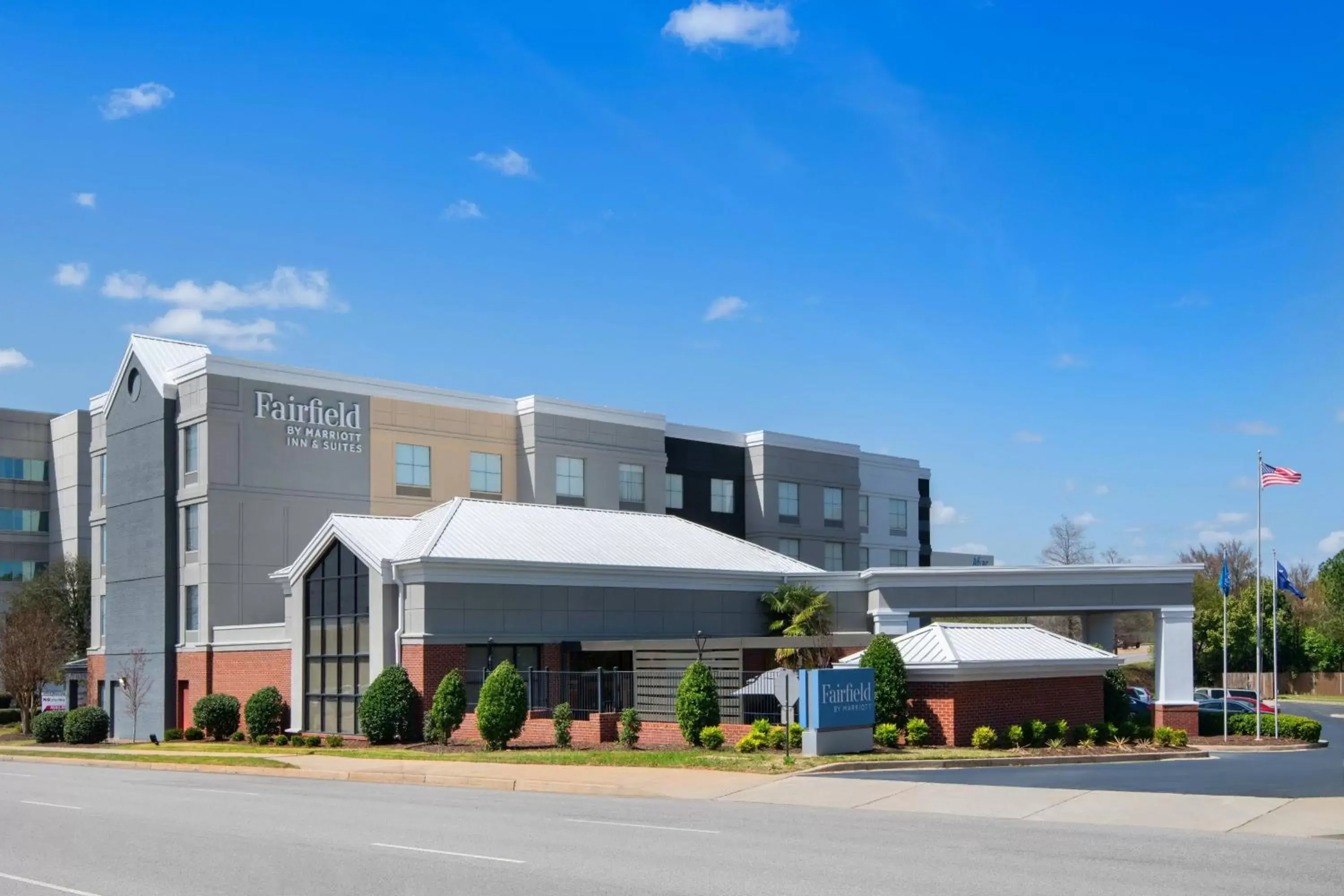Property Building in Fairfield Inn & Suites Columbia Downtown