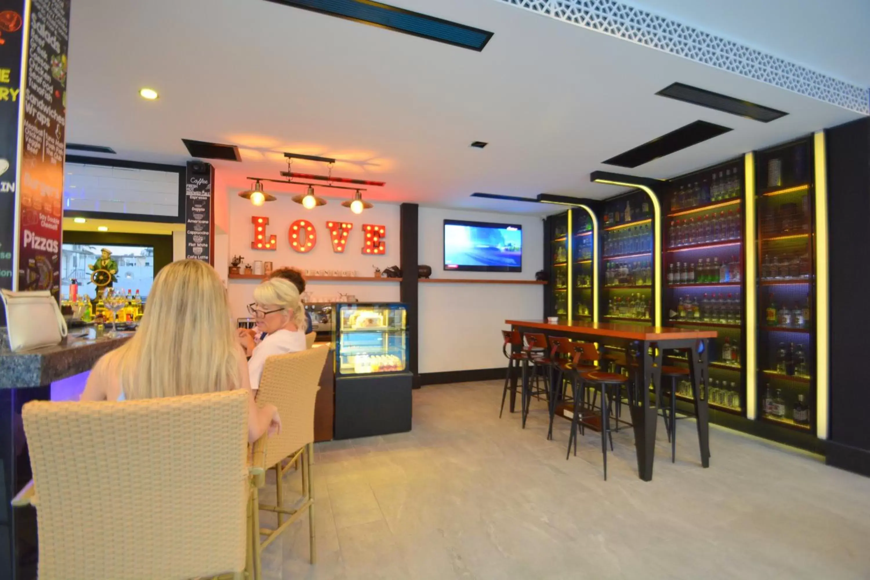 Lounge or bar in Istankoy Hotel