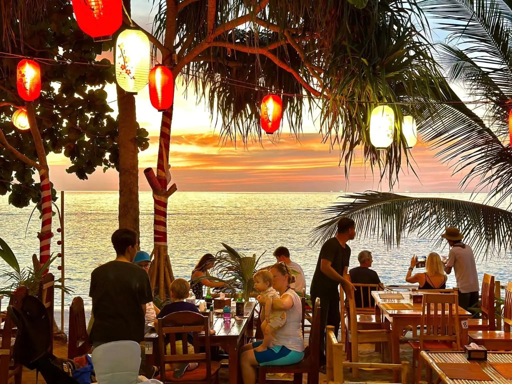 Dining area in Lanta A&J Klong khong Beach