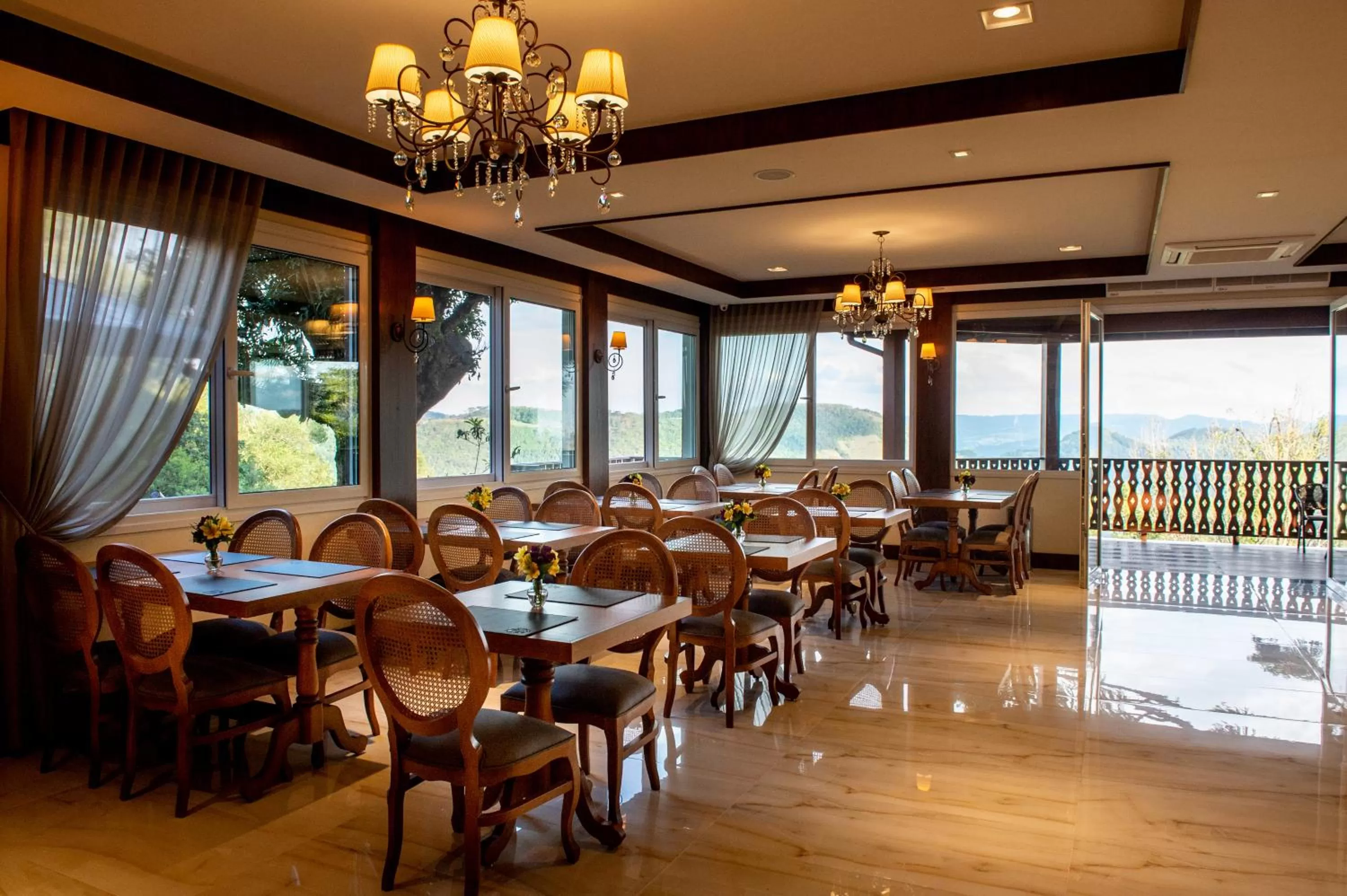 Restaurant/places to eat in Hotel Jardins da Colina