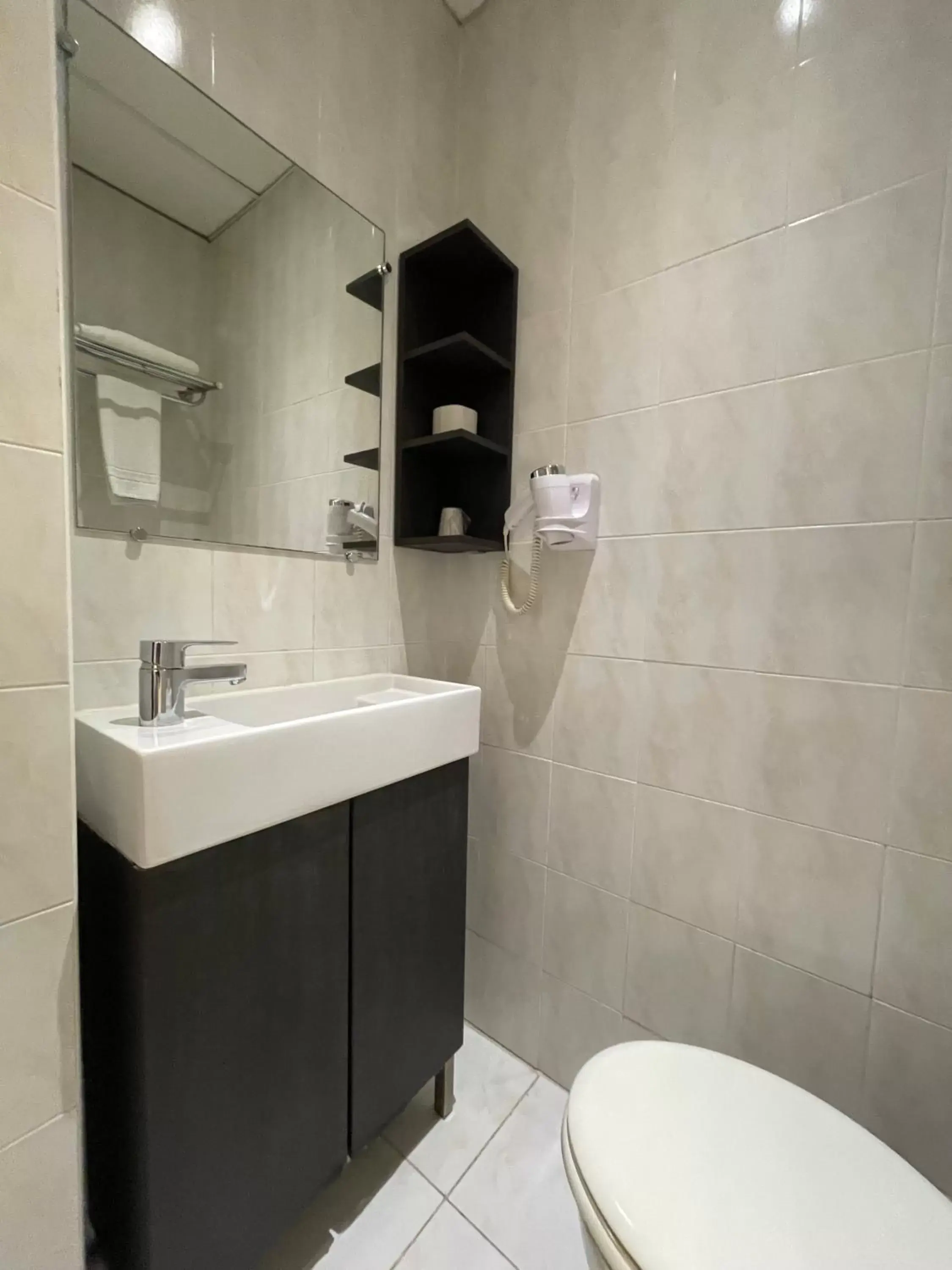 Bathroom in Hotel de La Comédie