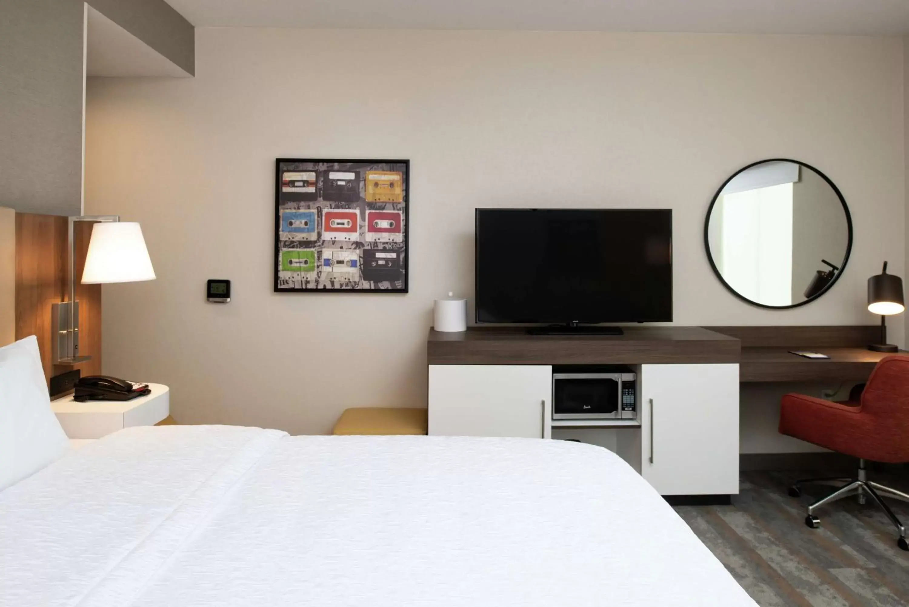 Bedroom, TV/Entertainment Center in Hampton Inn & Suites Buena Park