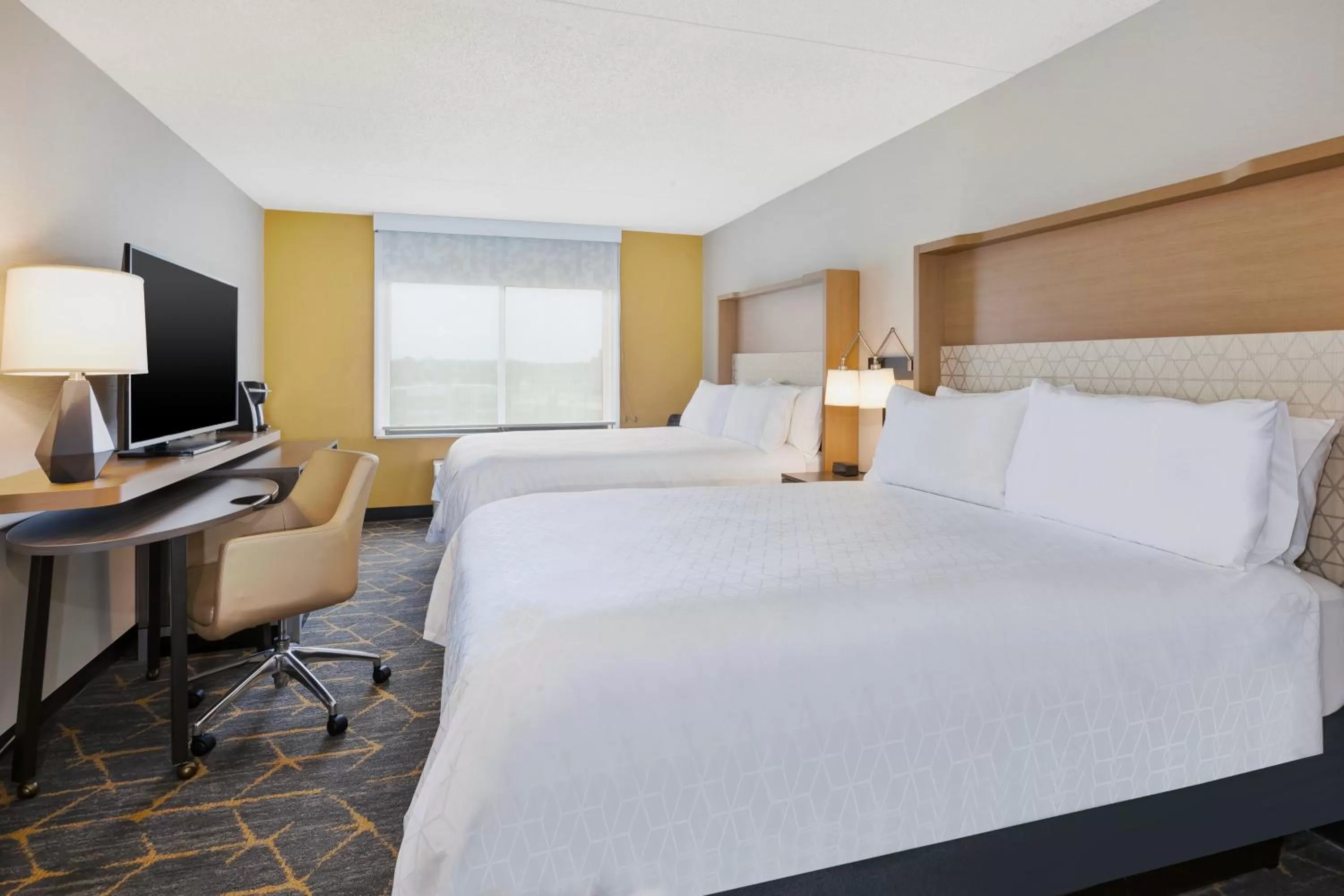 Photo of the whole room, Bed in Holiday Inn Grand Rapids Downtown by IHG