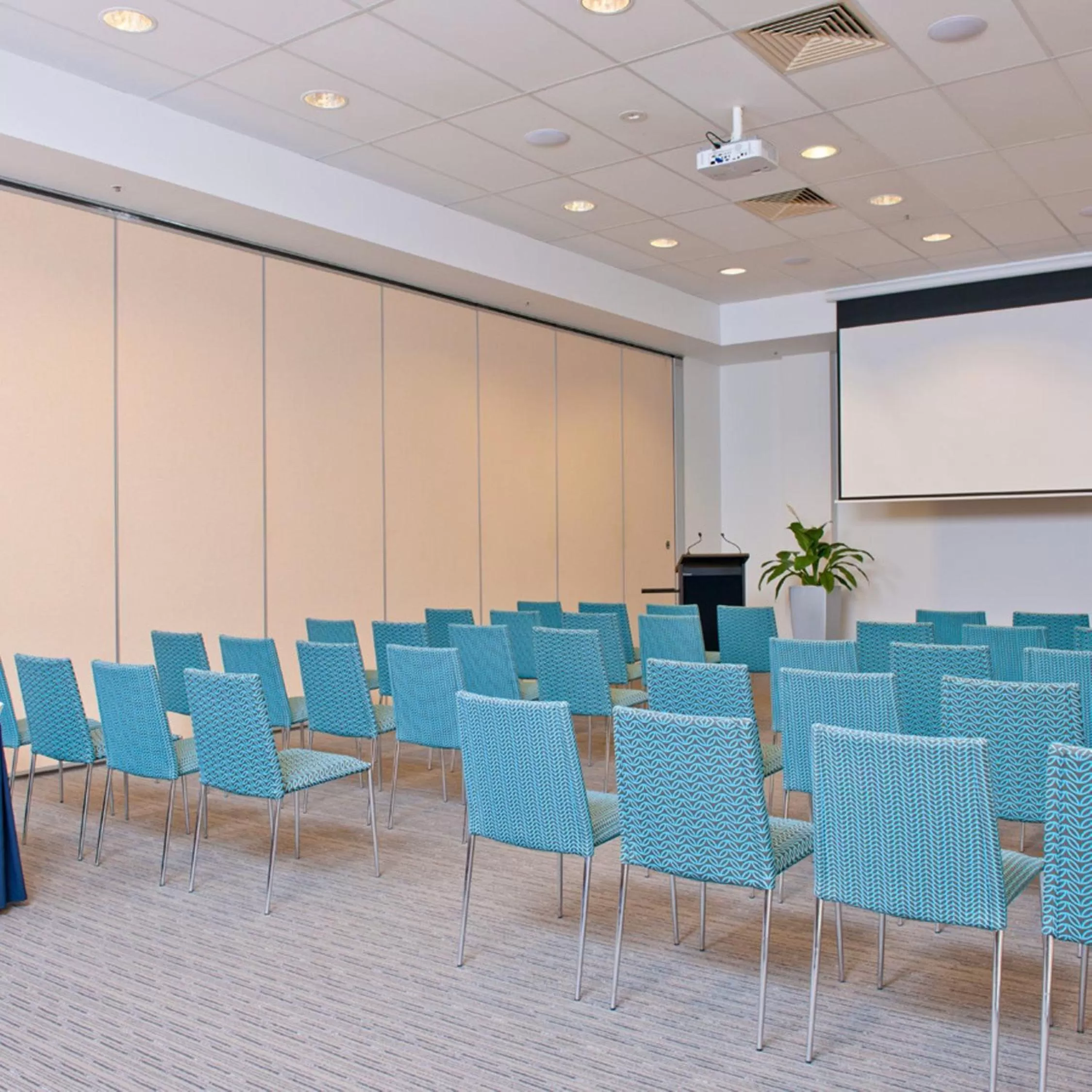 Business facilities in Mantra Mooloolaba Beach