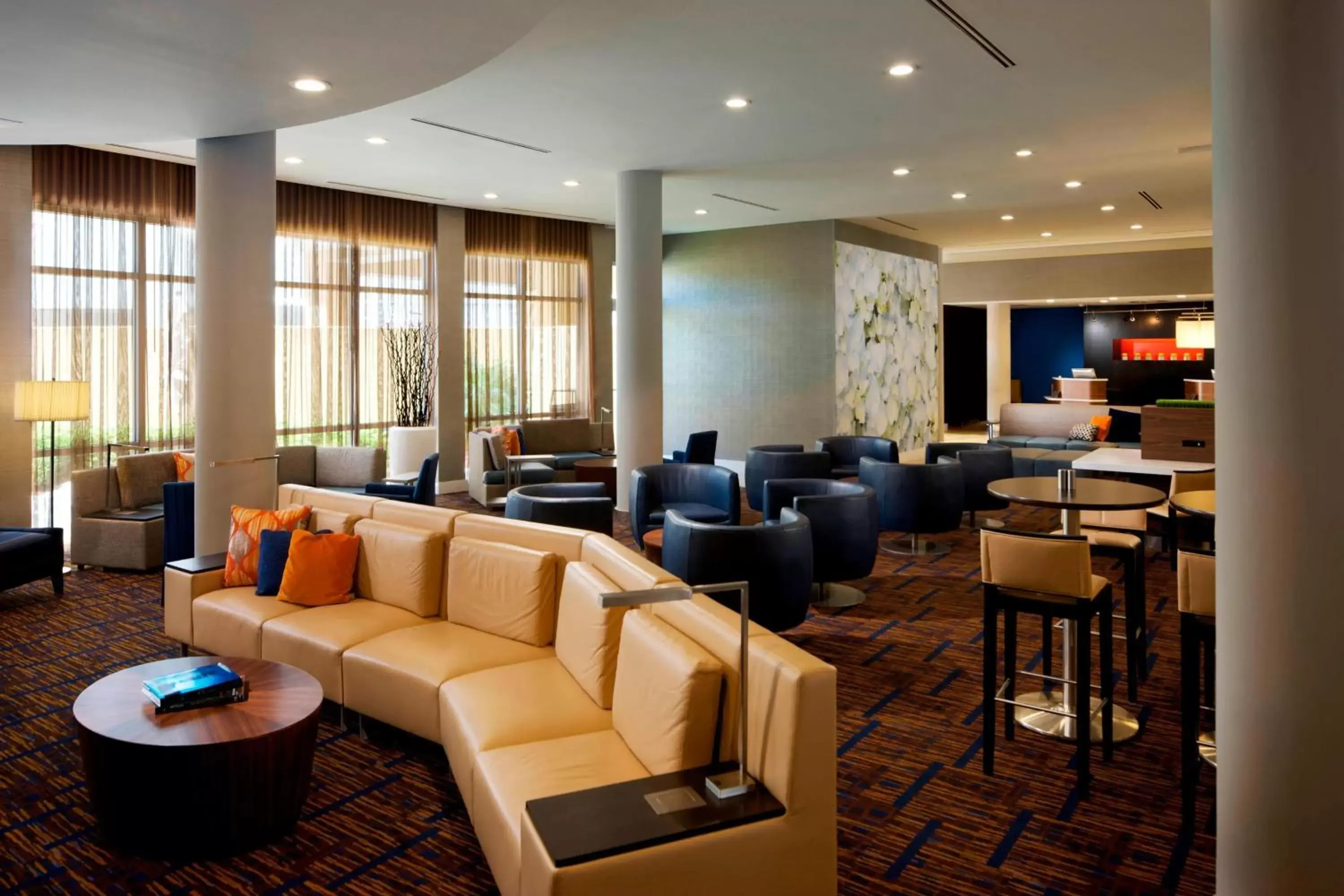 Lobby or reception, Lounge/Bar in Courtyard Miami Dadeland