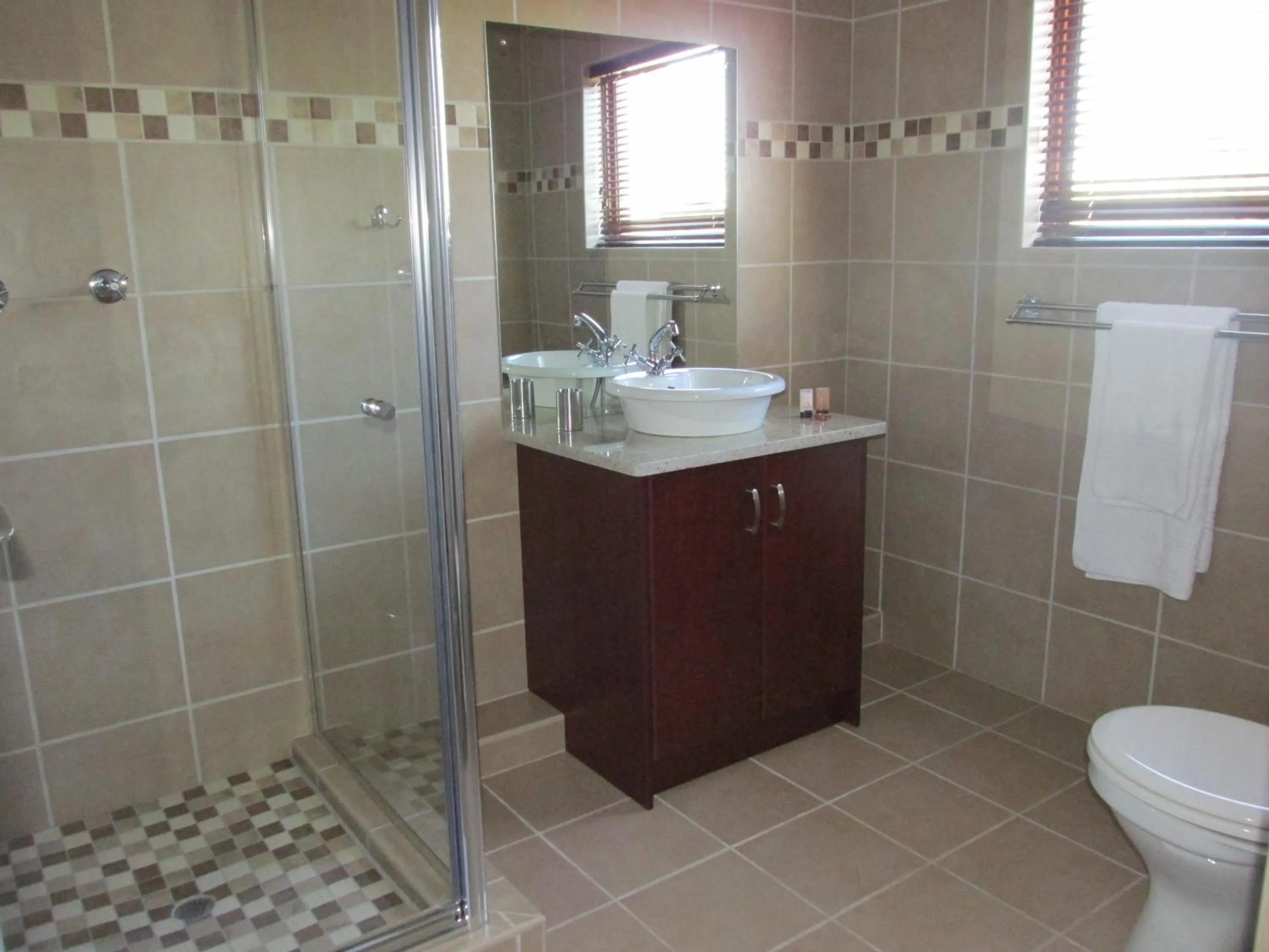 Shower in Karoo Sun Guest House