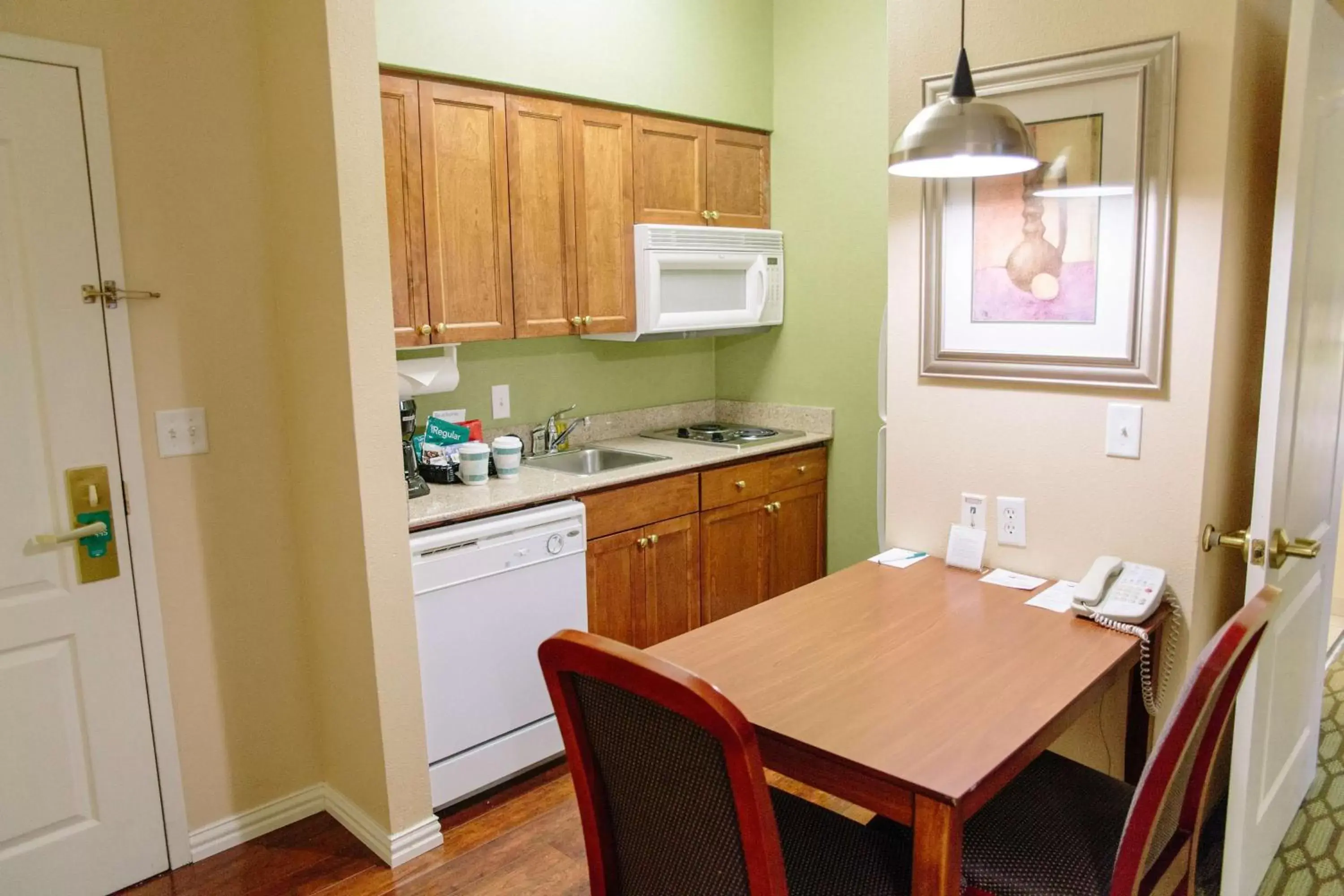 Kitchen or kitchenette, Kitchen/Kitchenette in Homewood Suites by Hilton College Station