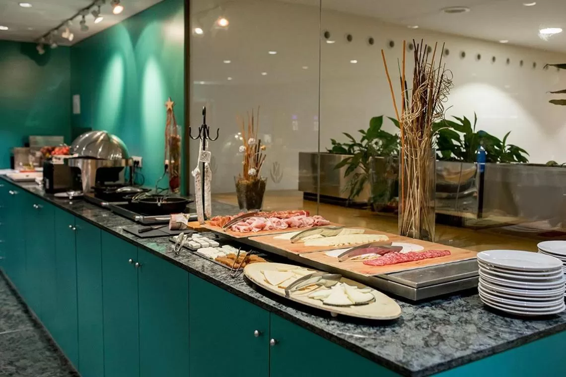 Restaurant/places to eat, Food in Fènix Hotel