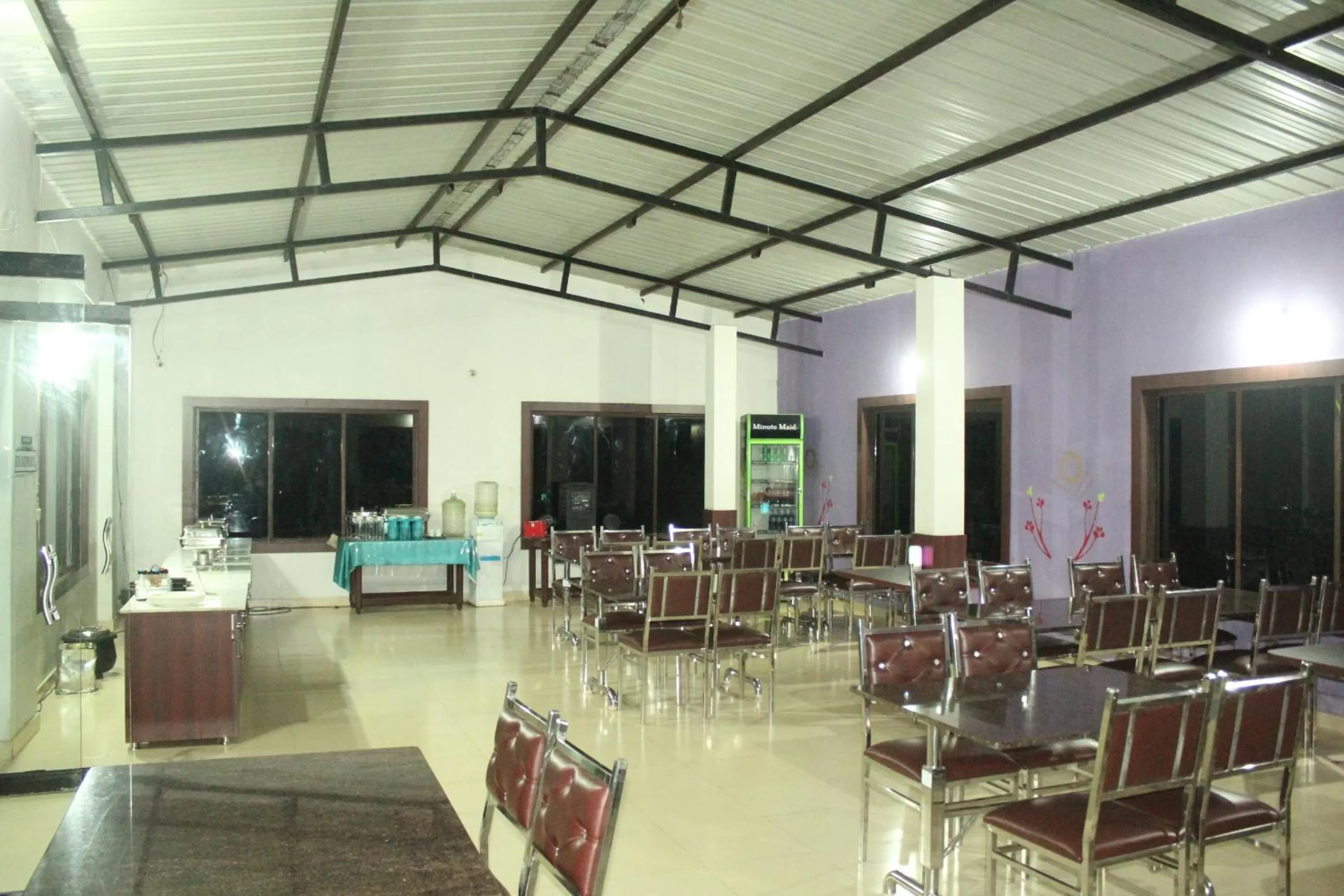 Restaurant/Places to Eat in Greenwood Resort